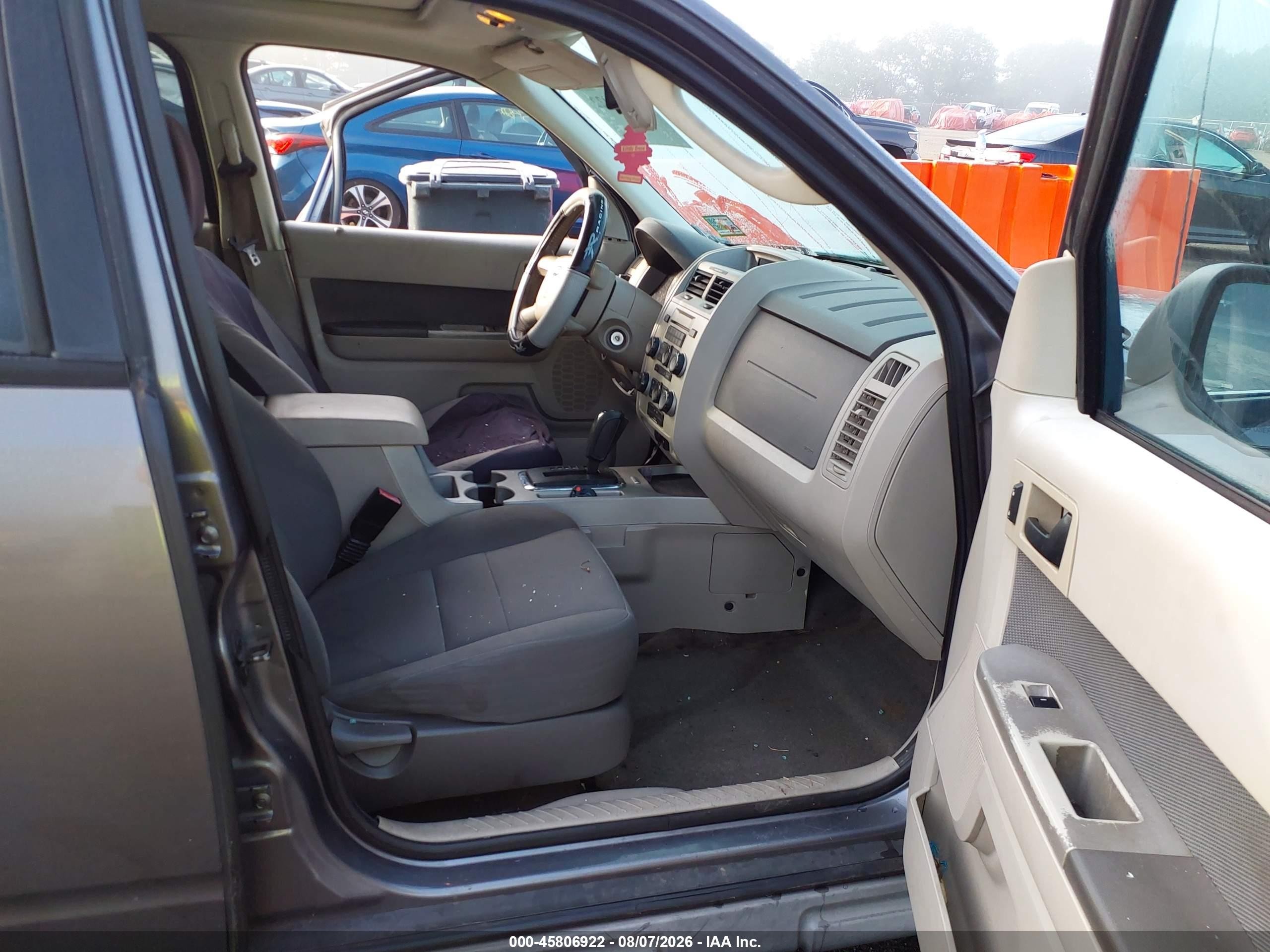 2009 Ford Escape Xlt Gray vin: 1FMCU93789KB21631