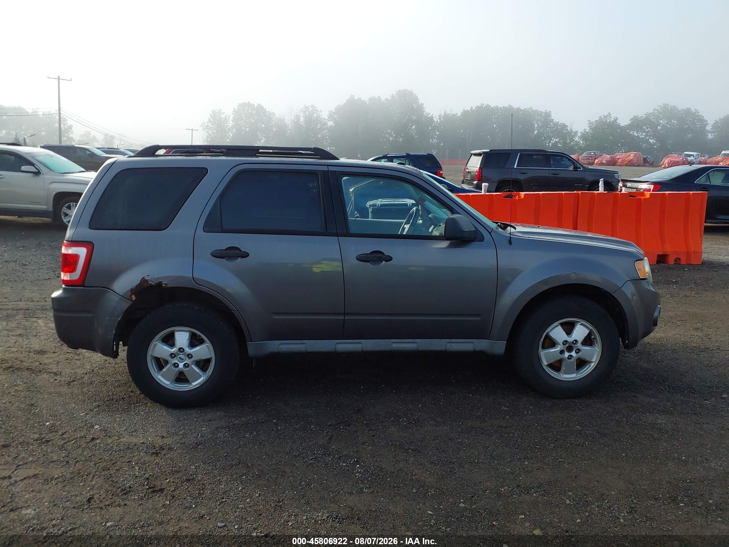 2009 Ford Escape Xlt Gray vin: 1FMCU93789KB21631
