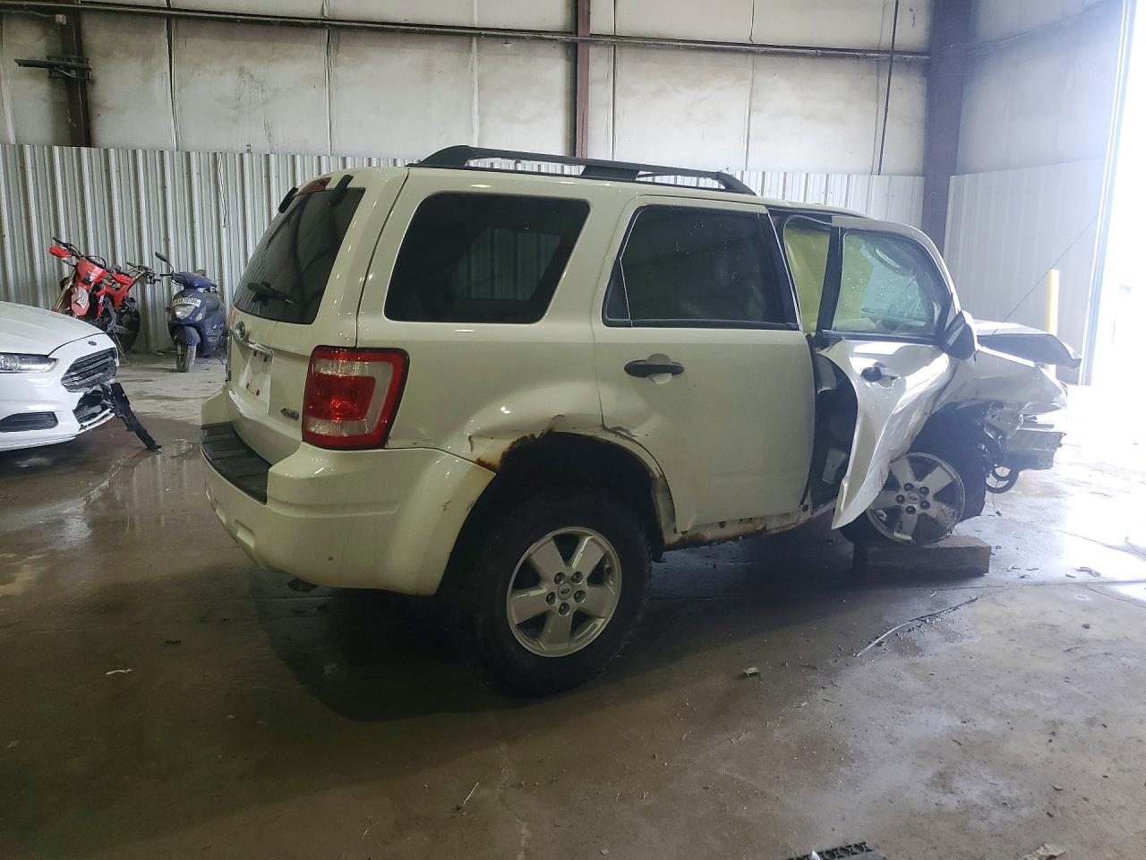 2009 Ford Escape Xlt White vin: 1FMCU93789KB28515