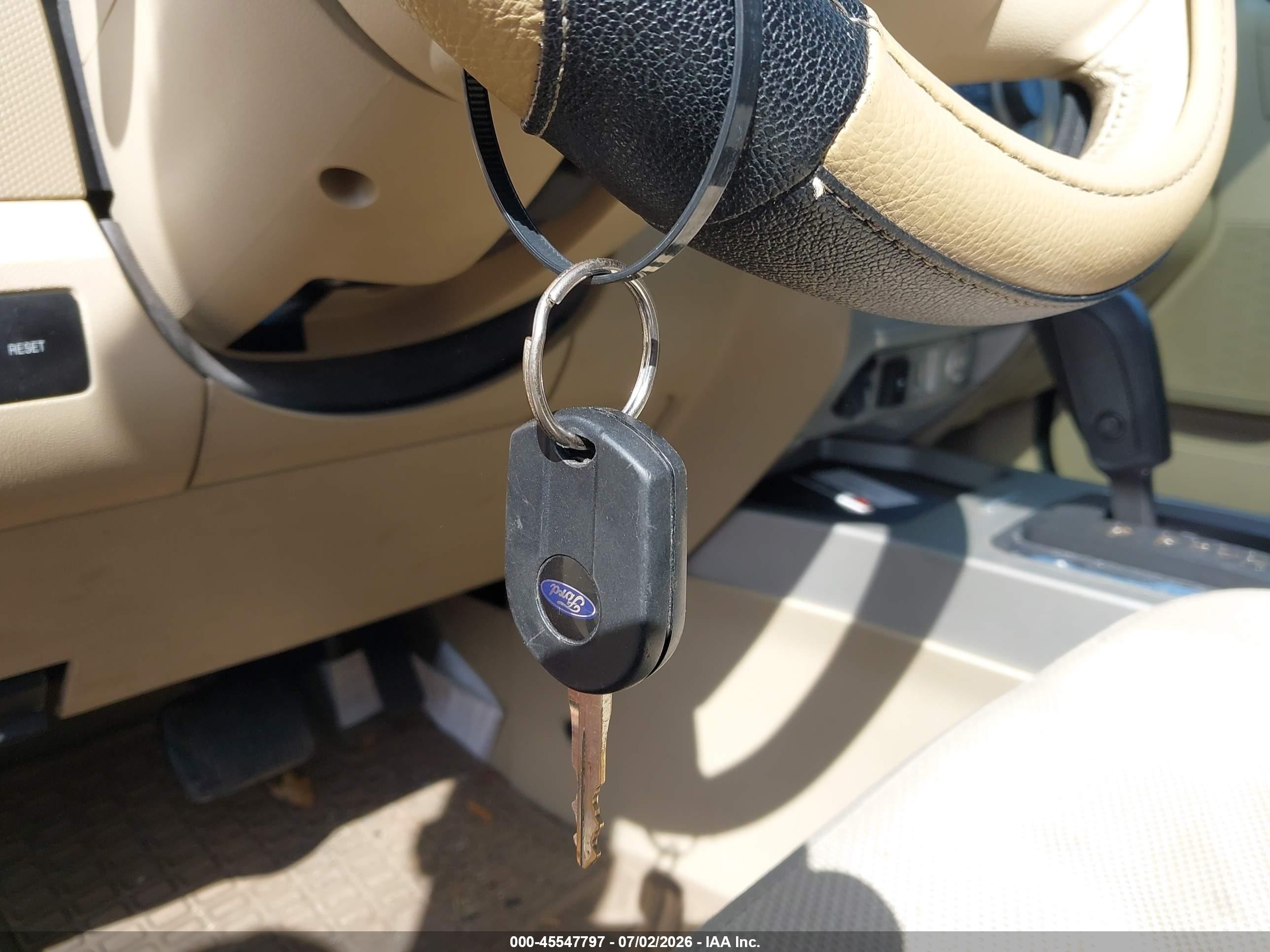 2009 Ford Escape Xlt Red vin: 1FMCU93G19KA57660