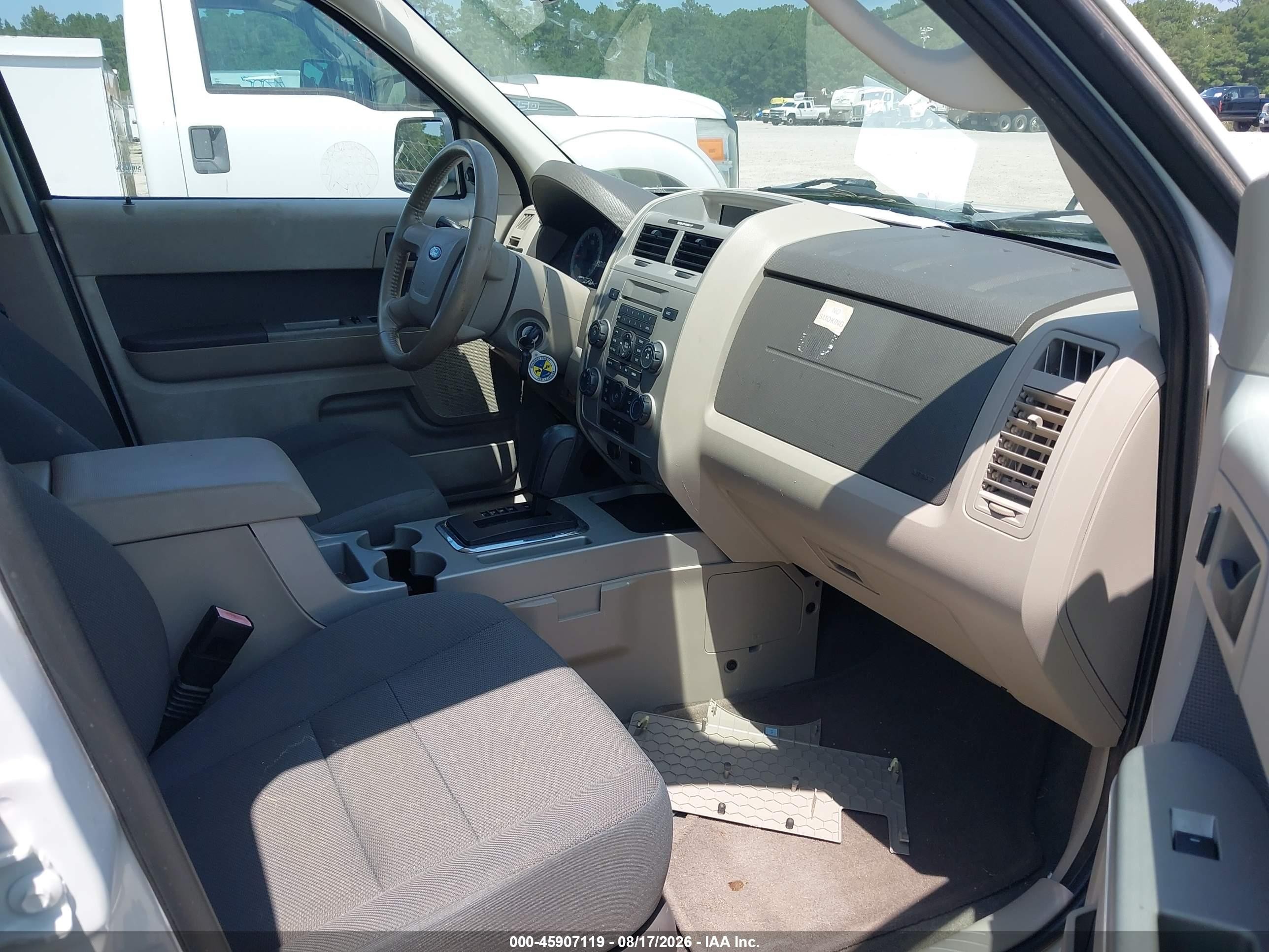 2009 Ford Escape Xlt White vin: 1FMCU93G29KA69719