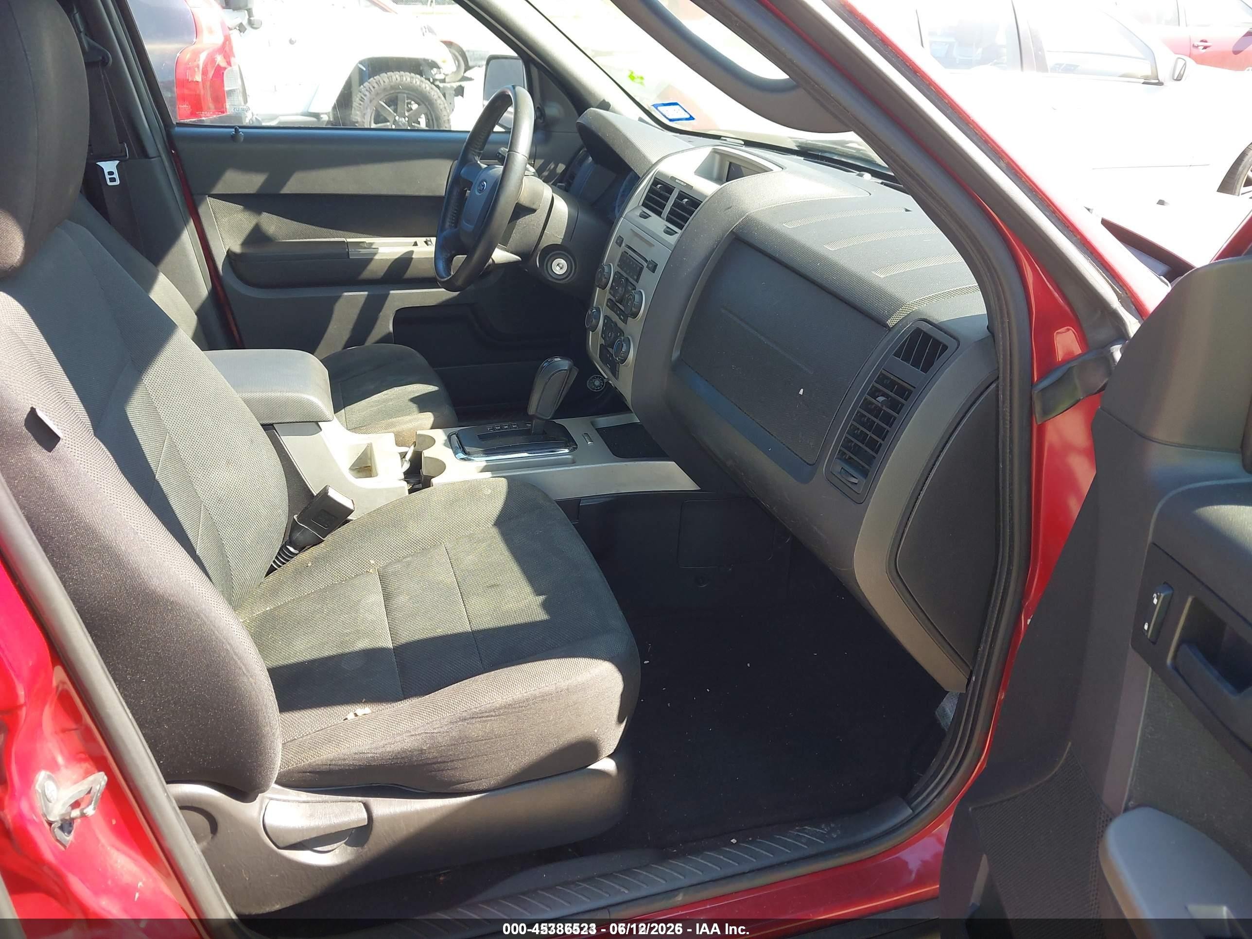 2009 Ford Escape Xlt Red vin: 1FMCU93G39KB21097