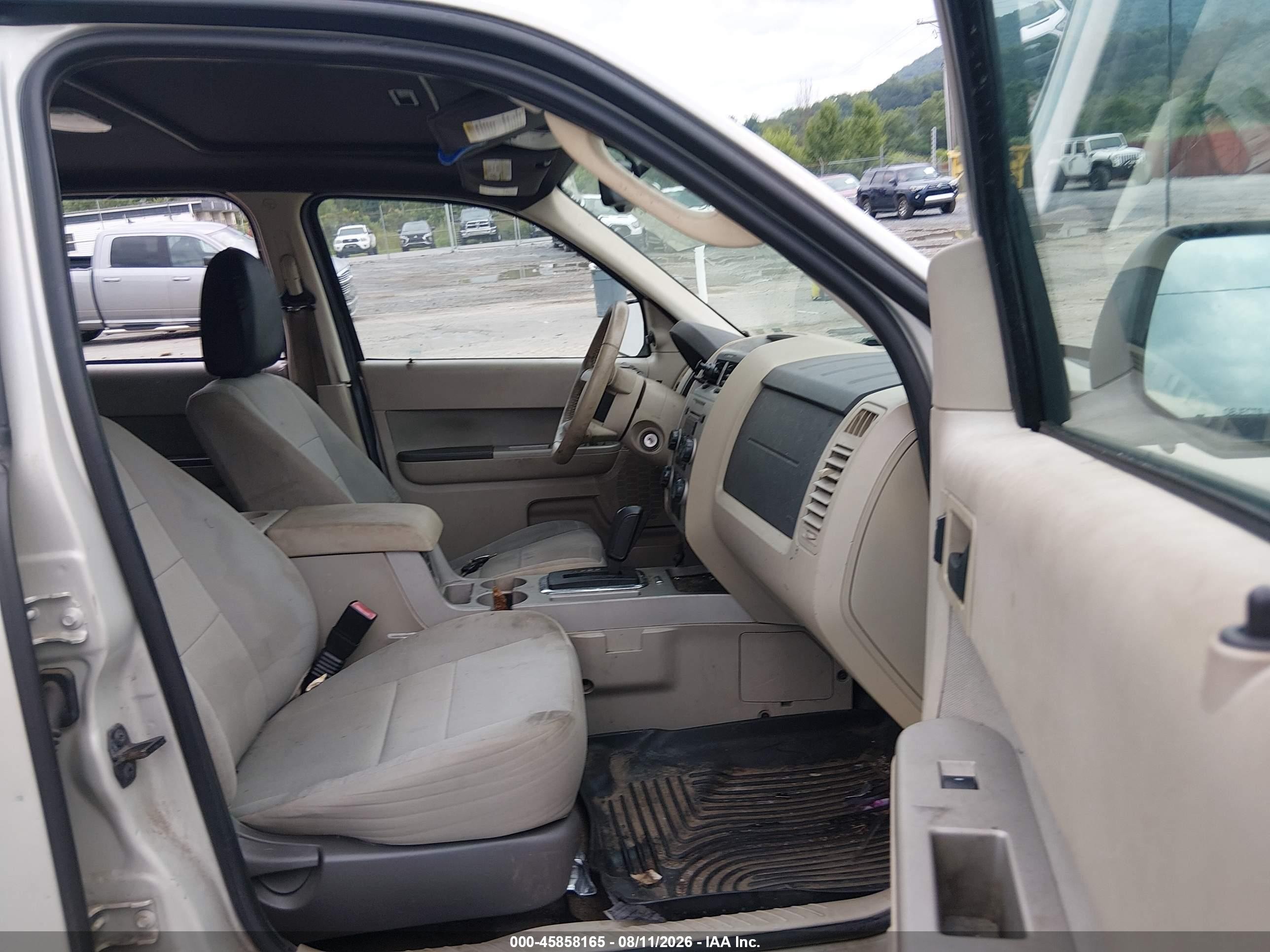 2009 Ford Escape Xlt Cream vin: 1FMCU93G39KC11981