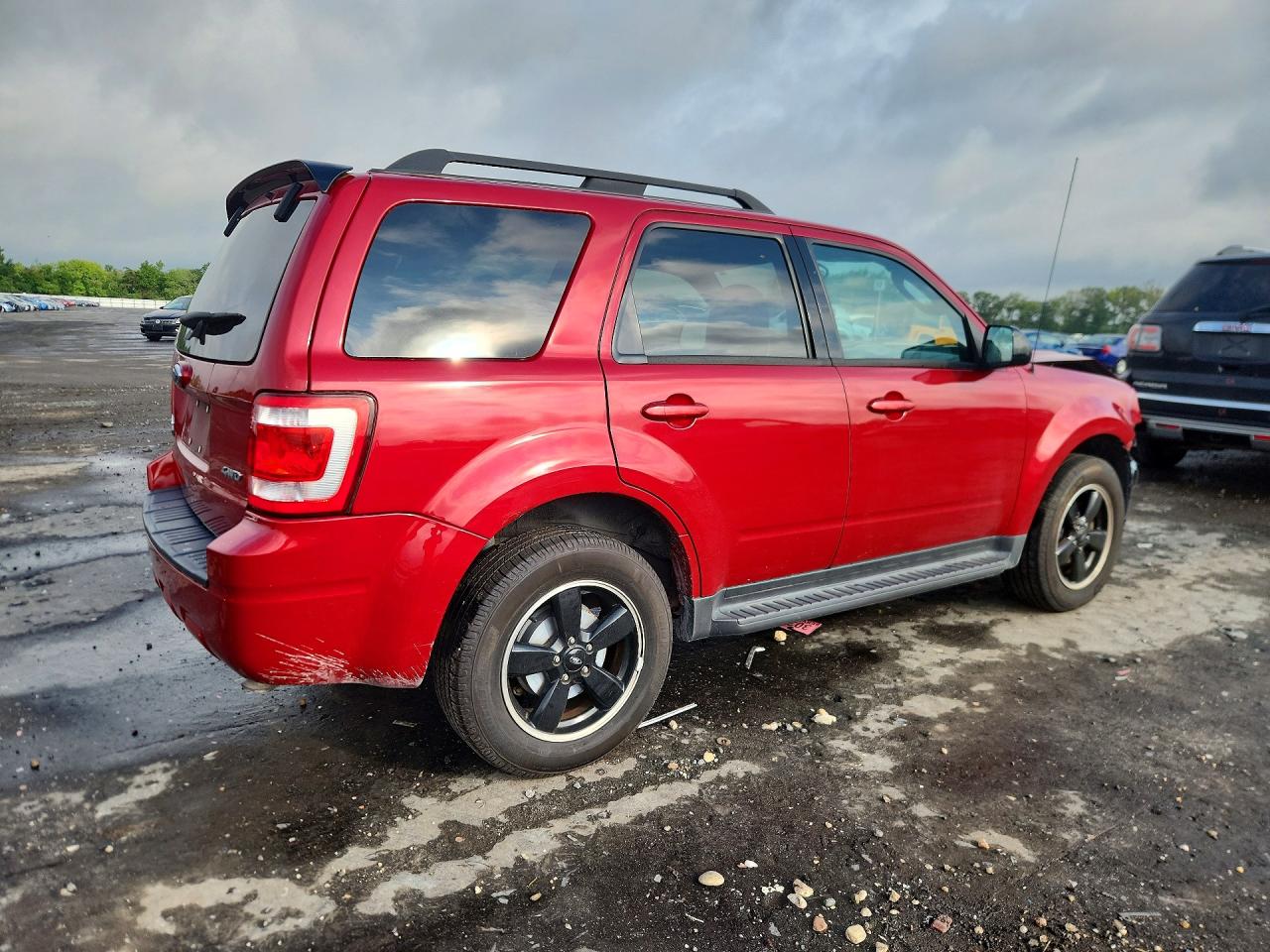 2009 Ford Escape Xlt Red vin: 1FMCU93G39KC58203