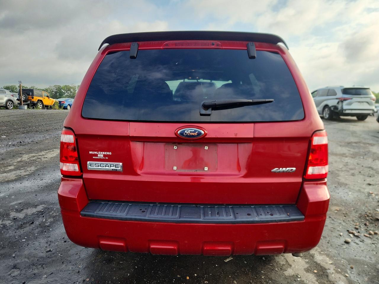 2009 Ford Escape Xlt Red vin: 1FMCU93G39KC58203