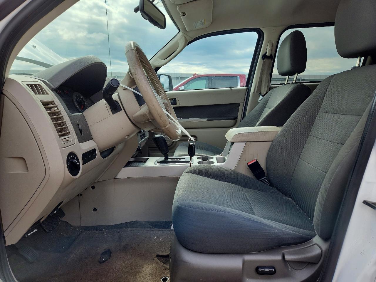 2009 Ford Escape White vin: 1FMCU93G49KA86196