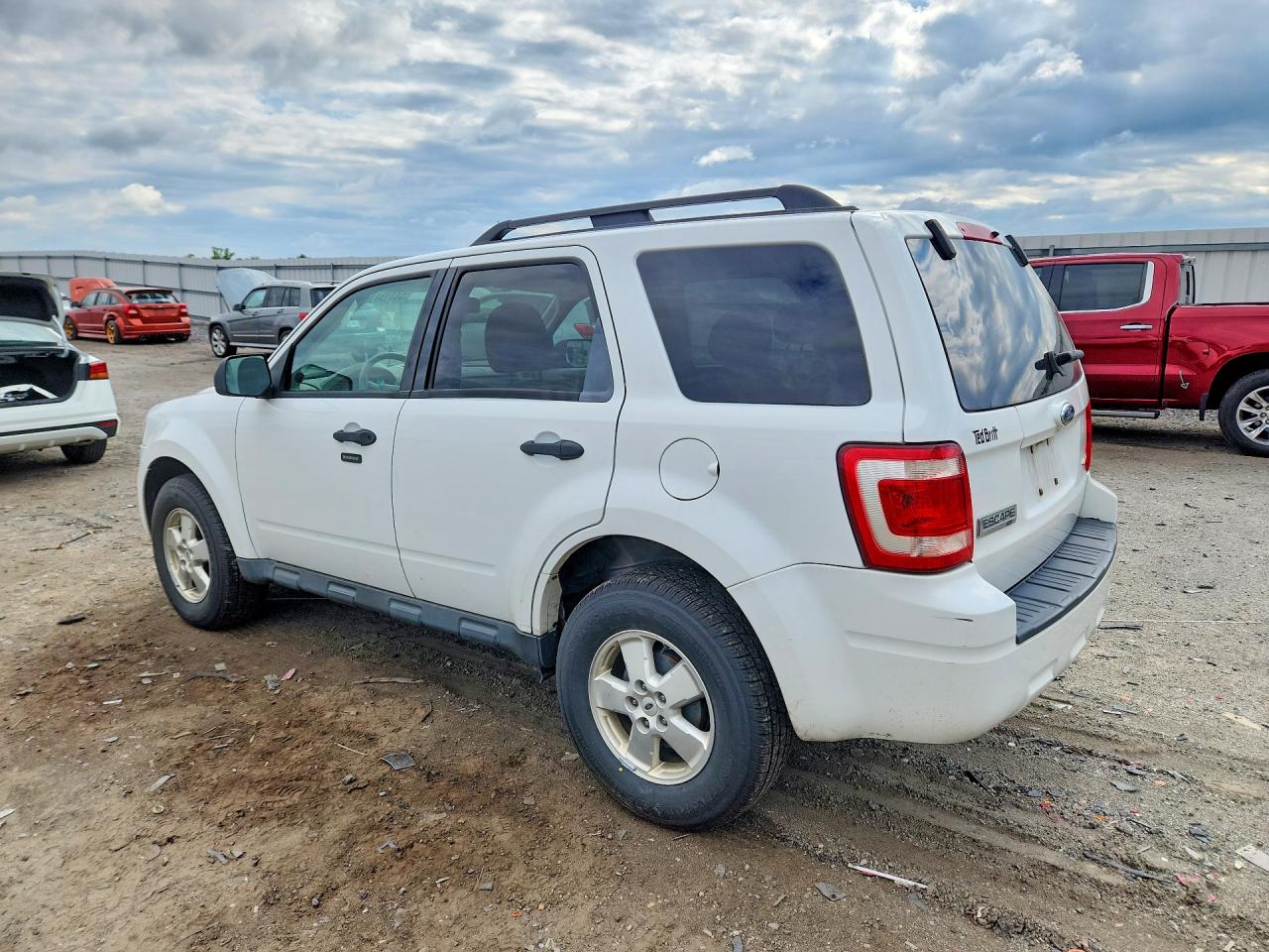 2009 Ford Escape White vin: 1FMCU93G49KA86196