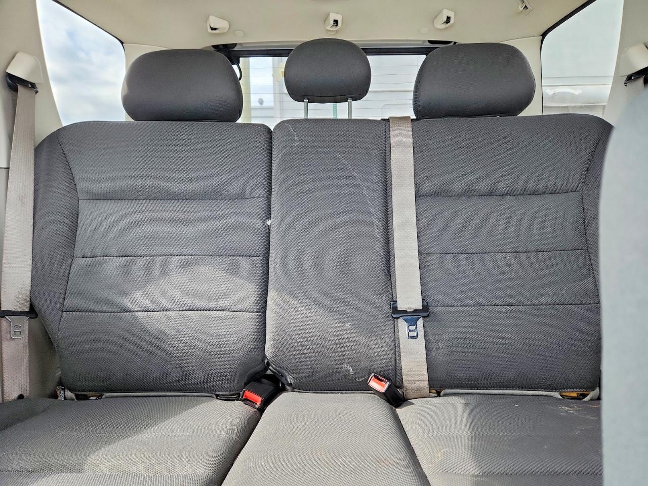 2009 Ford Escape White vin: 1FMCU93G49KA86196