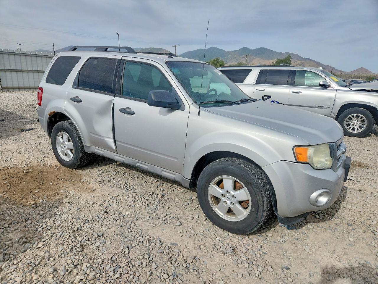 2009 Ford Escape Xlt Silver vin: 1FMCU93G49KB19780