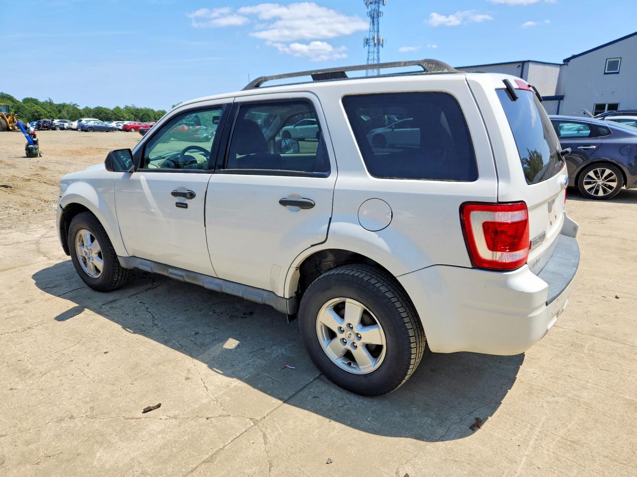 2009 Ford Escape Xlt Белый vin: 1FMCU93G59KC56808