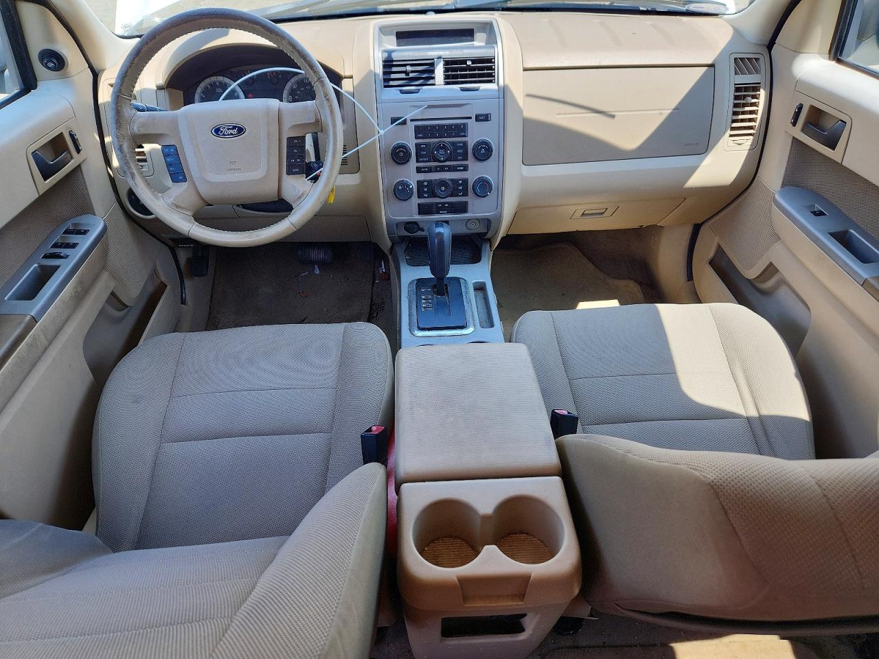 2009 Ford Escape Xlt Белый vin: 1FMCU93G59KC56808