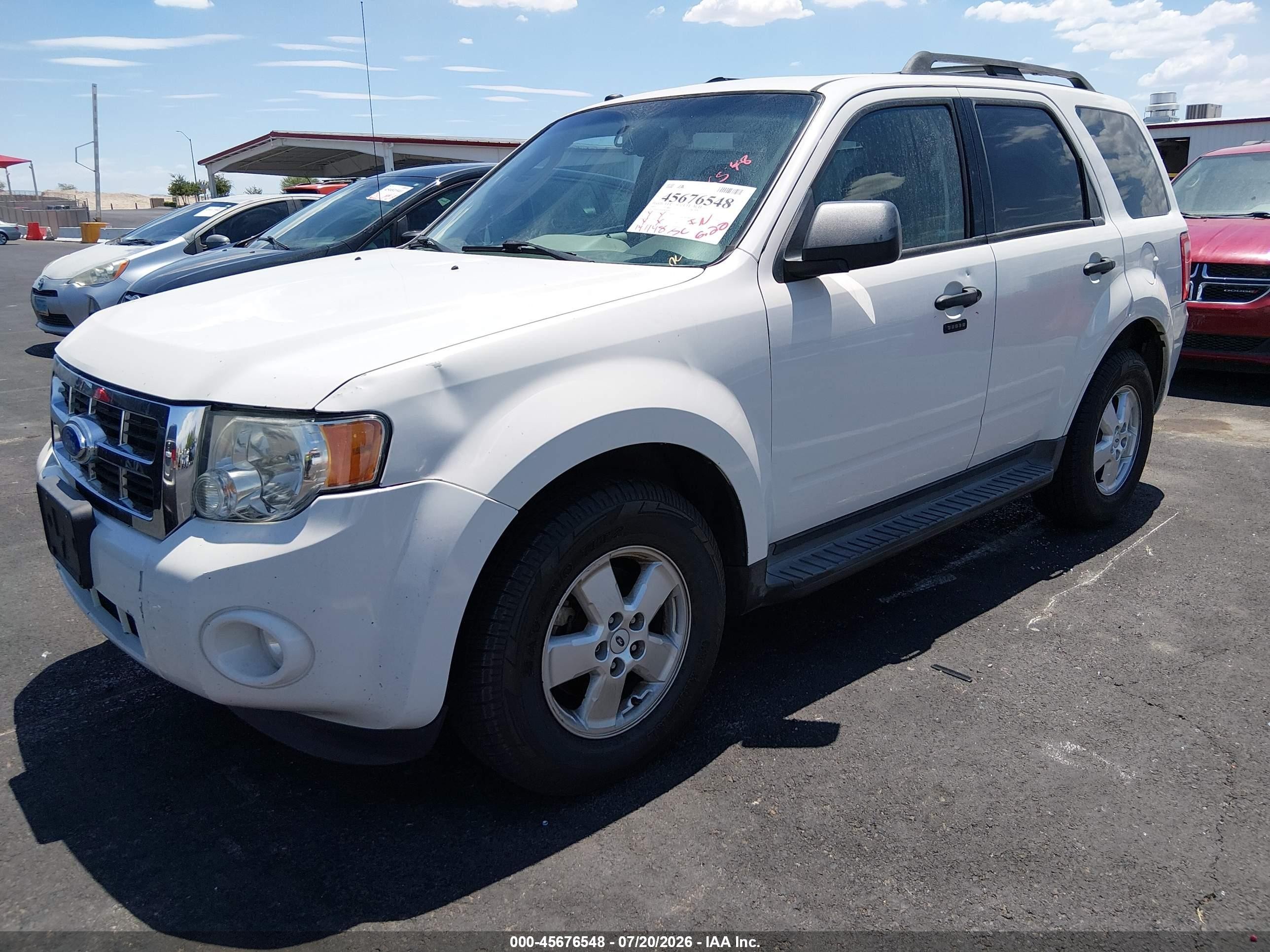 2009 Ford Escape Xlt White vin: 1FMCU93G69KB28545