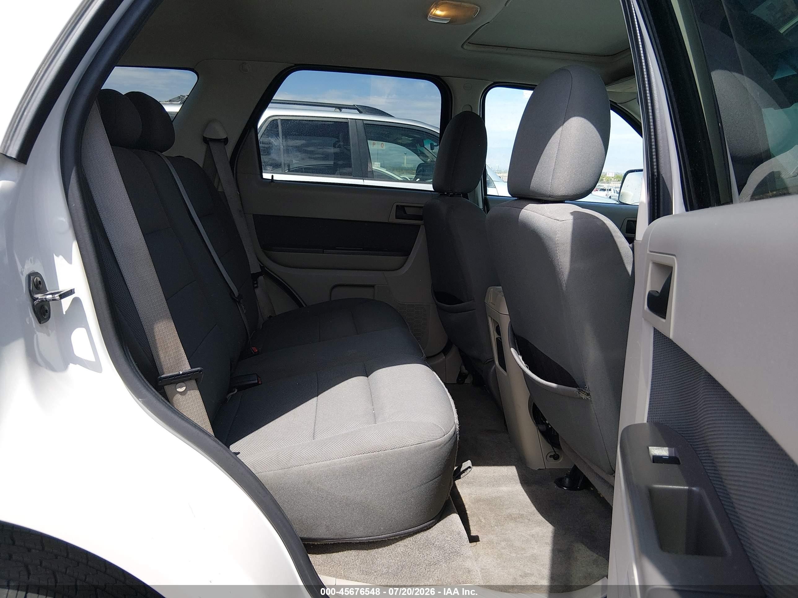 2009 Ford Escape Xlt White vin: 1FMCU93G69KB28545