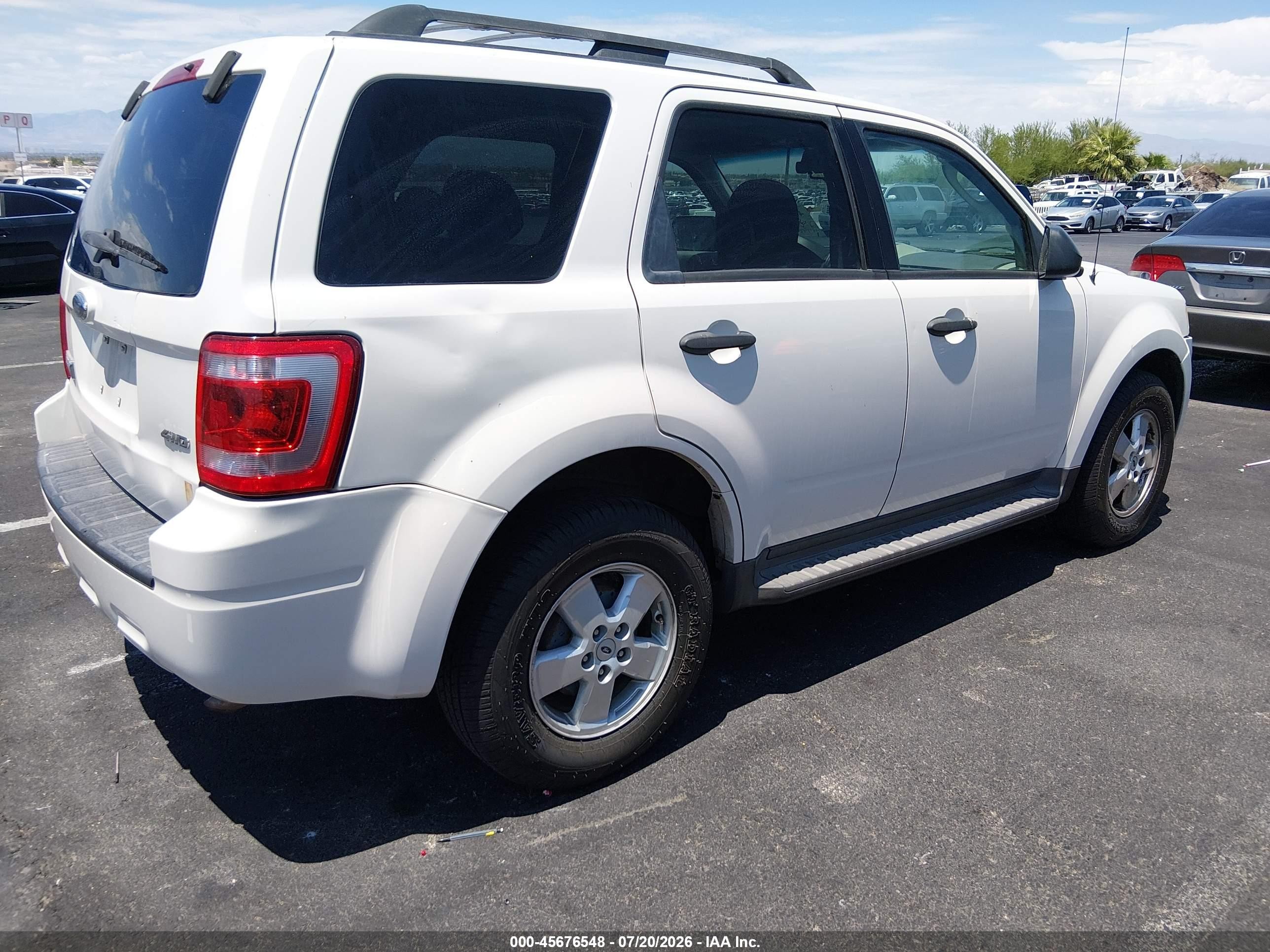2009 Ford Escape Xlt White vin: 1FMCU93G69KB28545