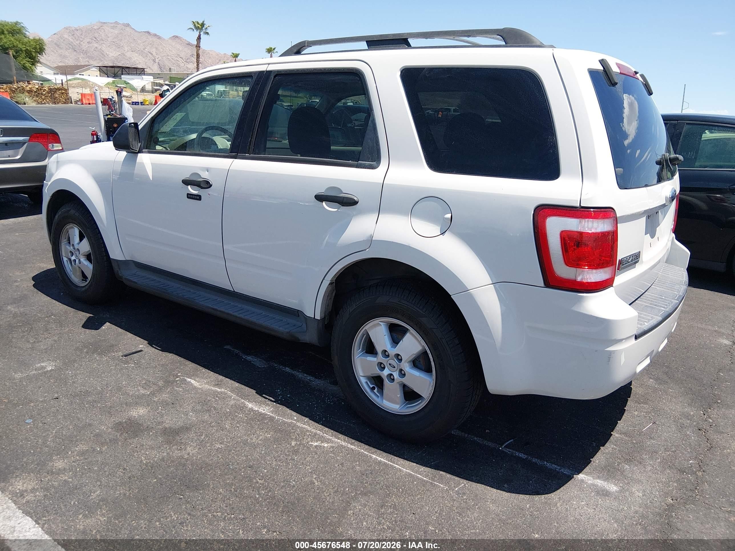 2009 Ford Escape Xlt White vin: 1FMCU93G69KB28545
