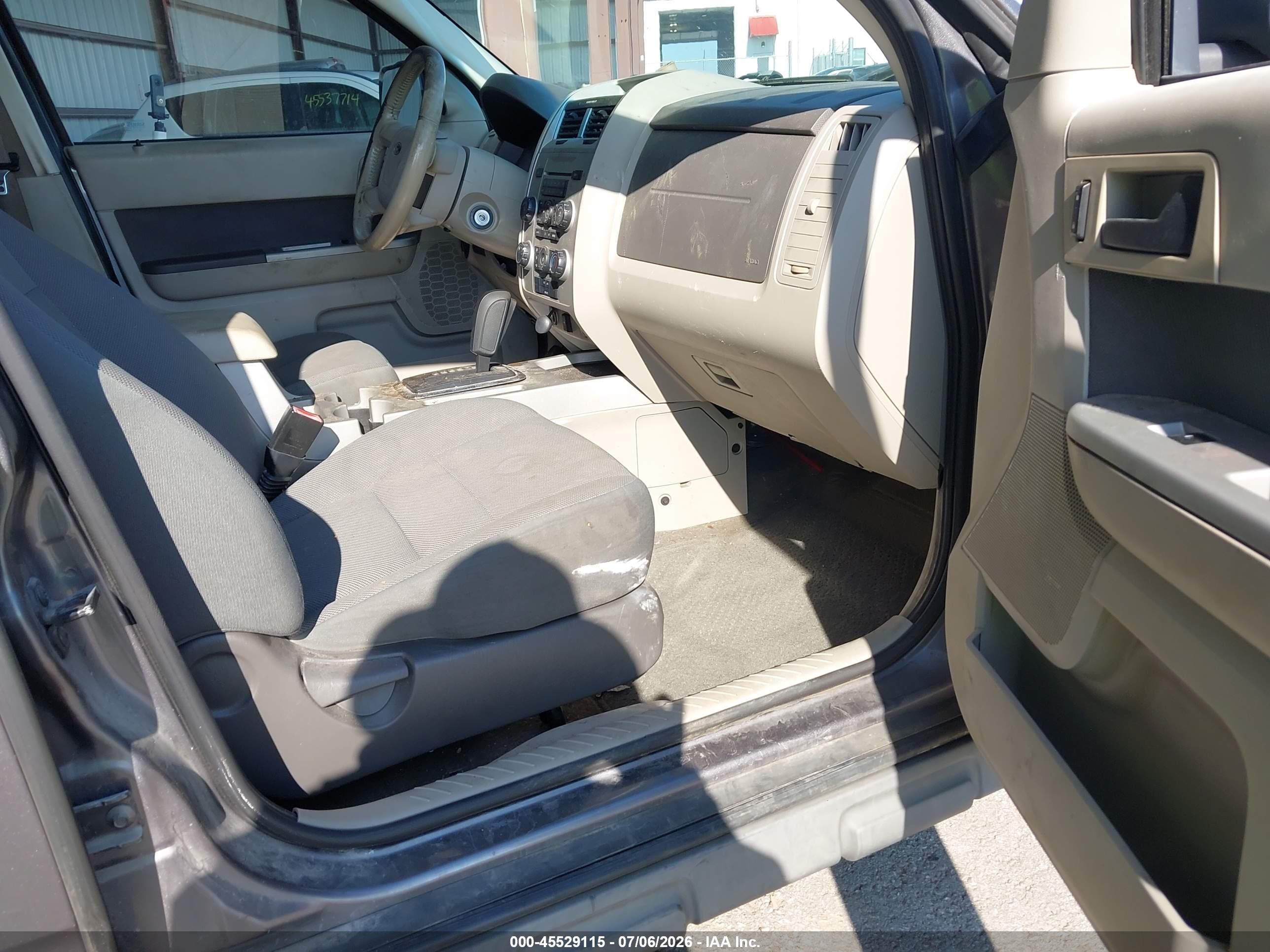 2009 Ford Escape Xlt Gray vin: 1FMCU93G69KC05060