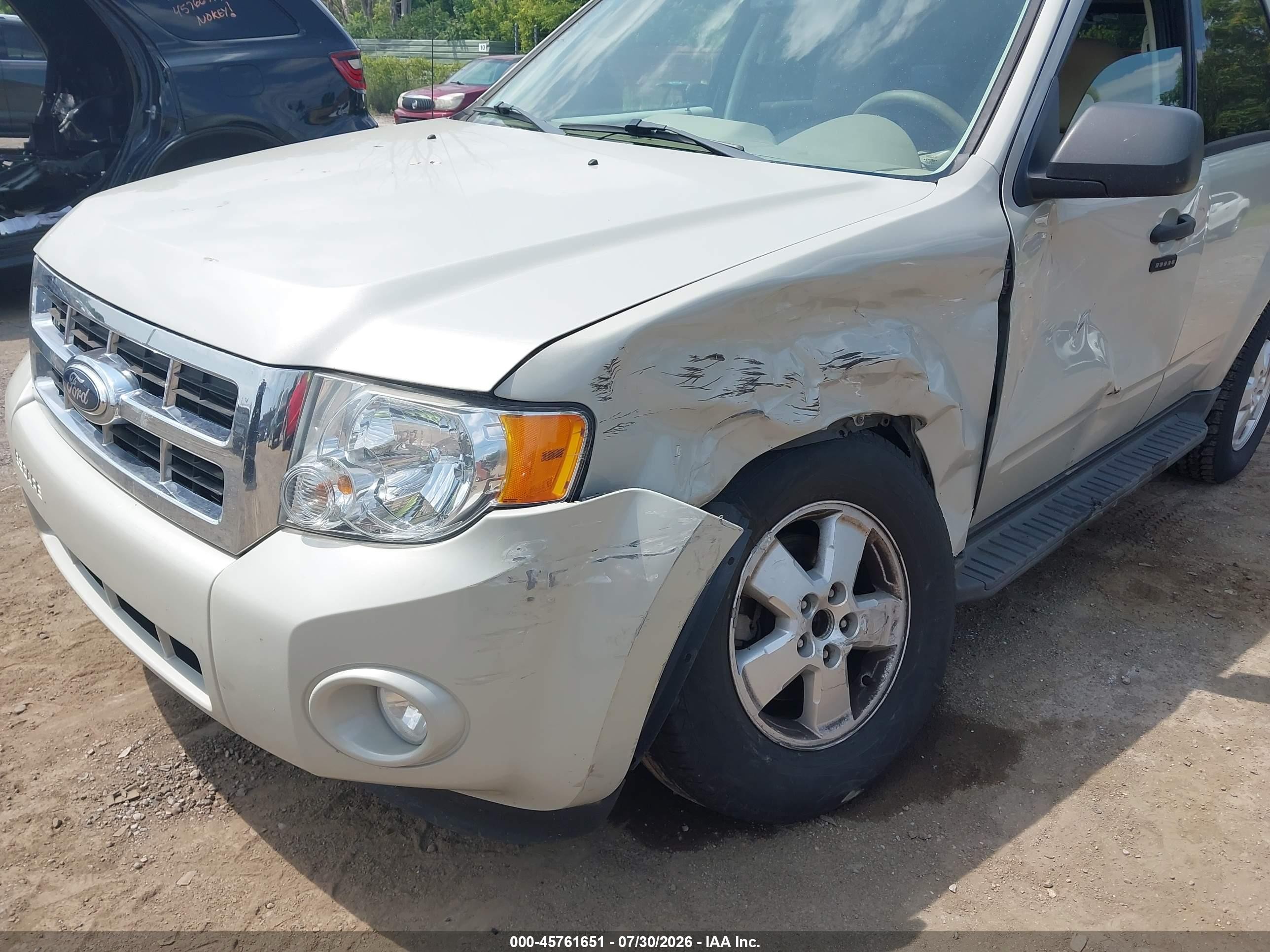 2009 Ford Escape Xlt Cream vin: 1FMCU93G79KB01001
