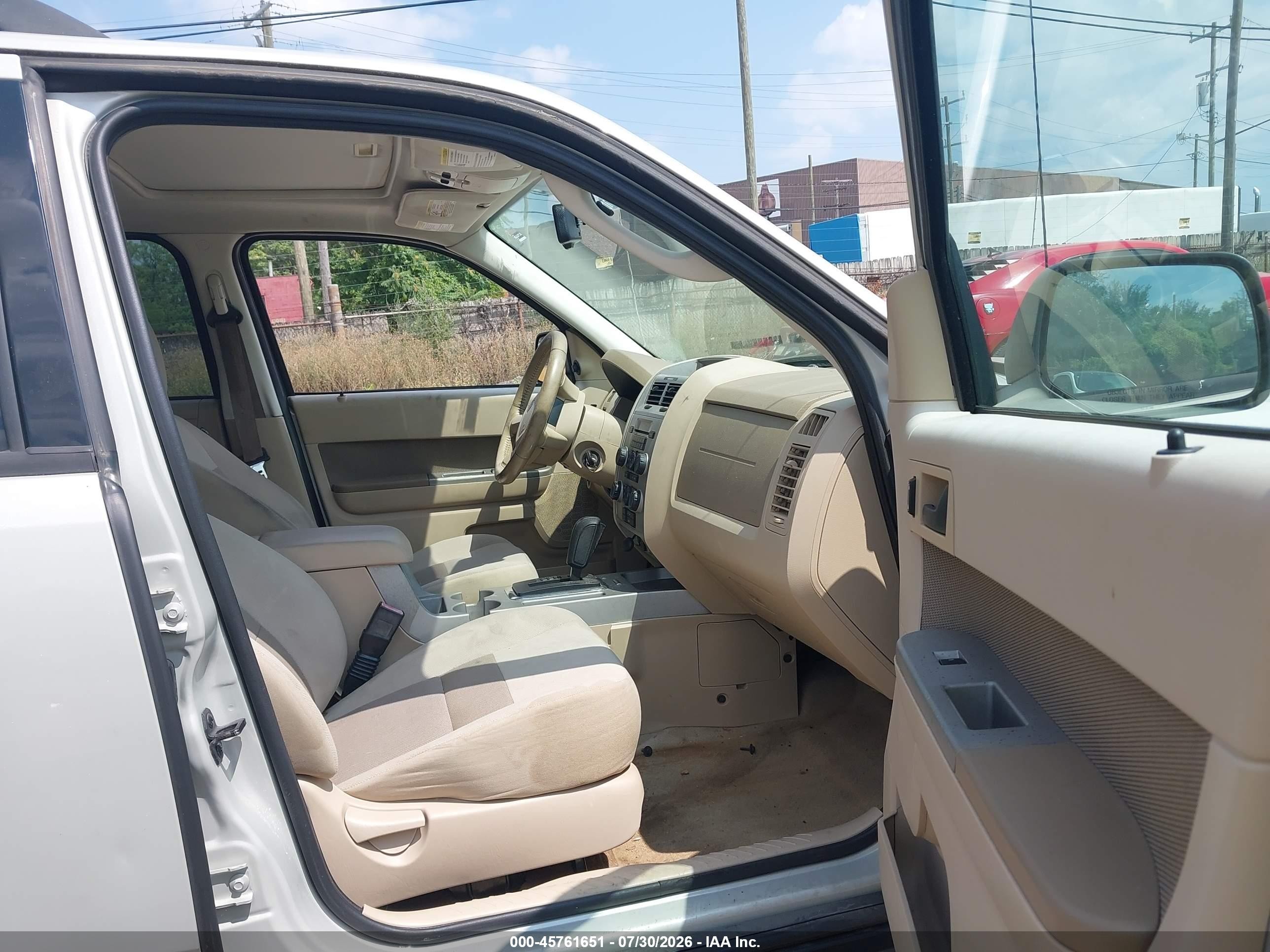 2009 Ford Escape Xlt Cream vin: 1FMCU93G79KB01001