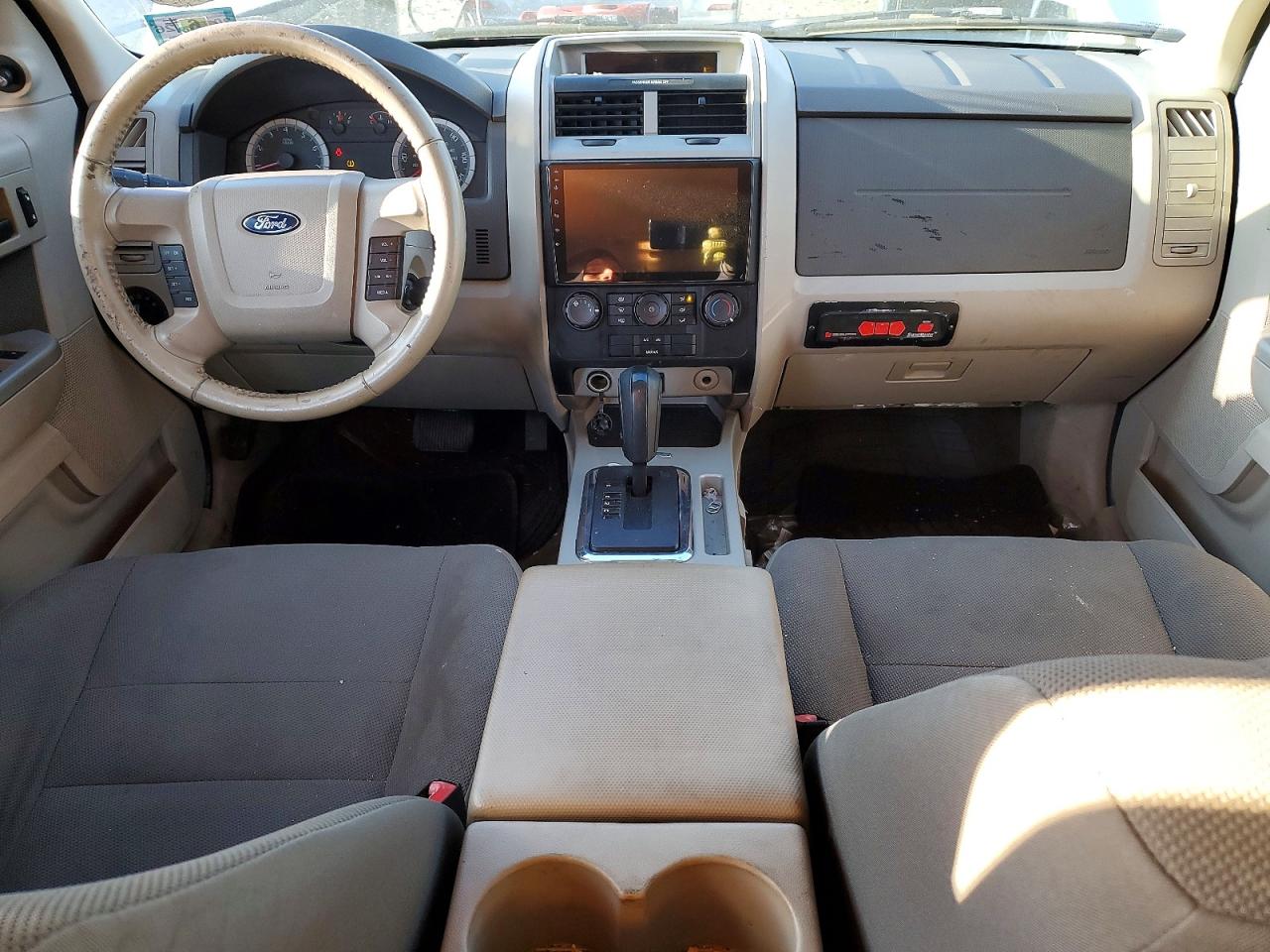 2009 Ford Escape Xlt White vin: 1FMCU93G89KC38304