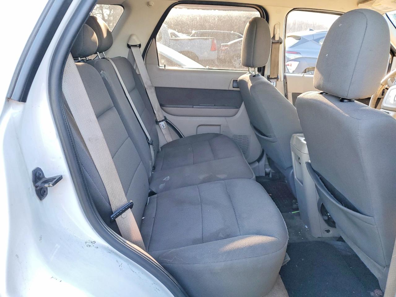 2009 Ford Escape Xlt White vin: 1FMCU93G89KC38304