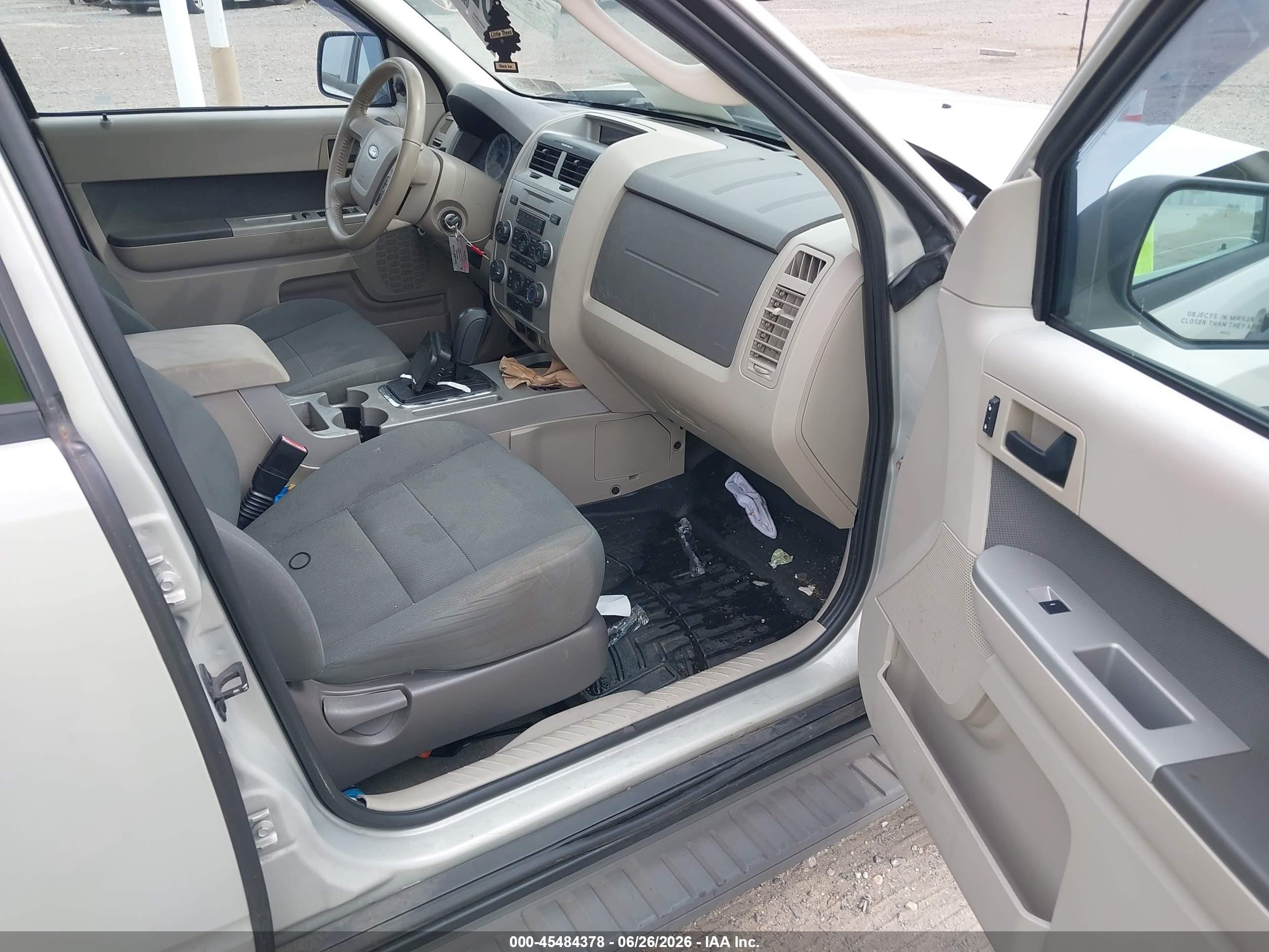 2009 Ford Escape Xlt White vin: 1FMCU93G89KC47147