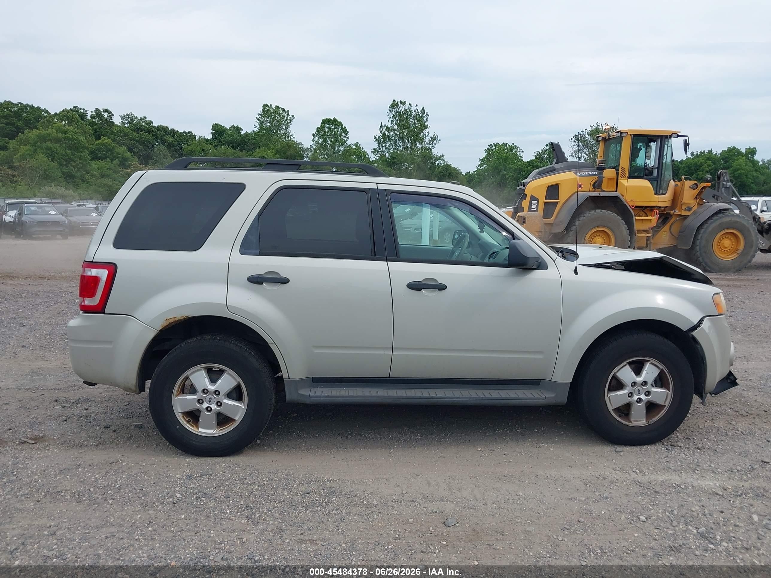 2009 Ford Escape Xlt White vin: 1FMCU93G89KC47147