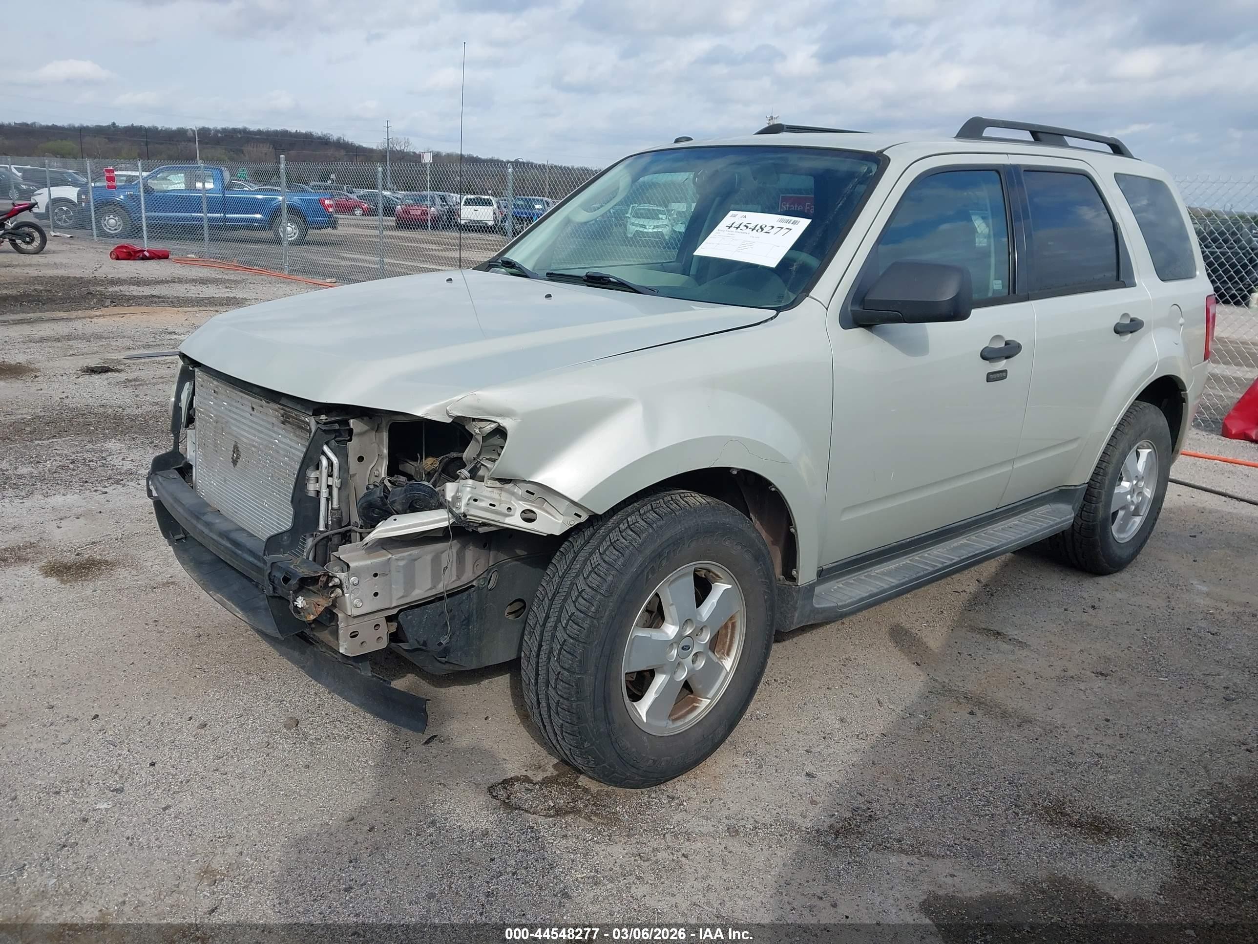 2009 Ford Escape Xlt Beige vin: 1FMCU93G99KB77593