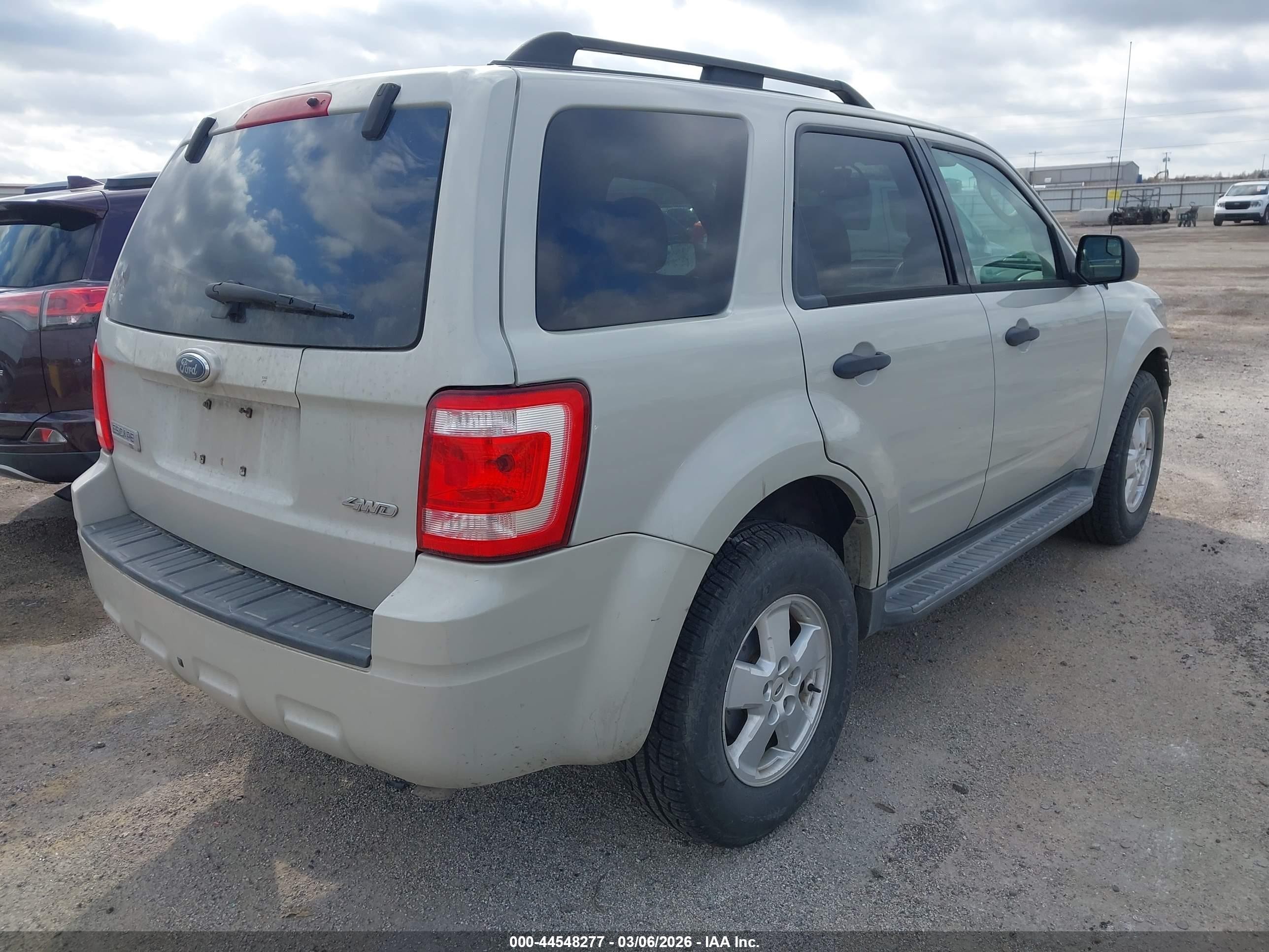 2009 Ford Escape Xlt Beige vin: 1FMCU93G99KB77593