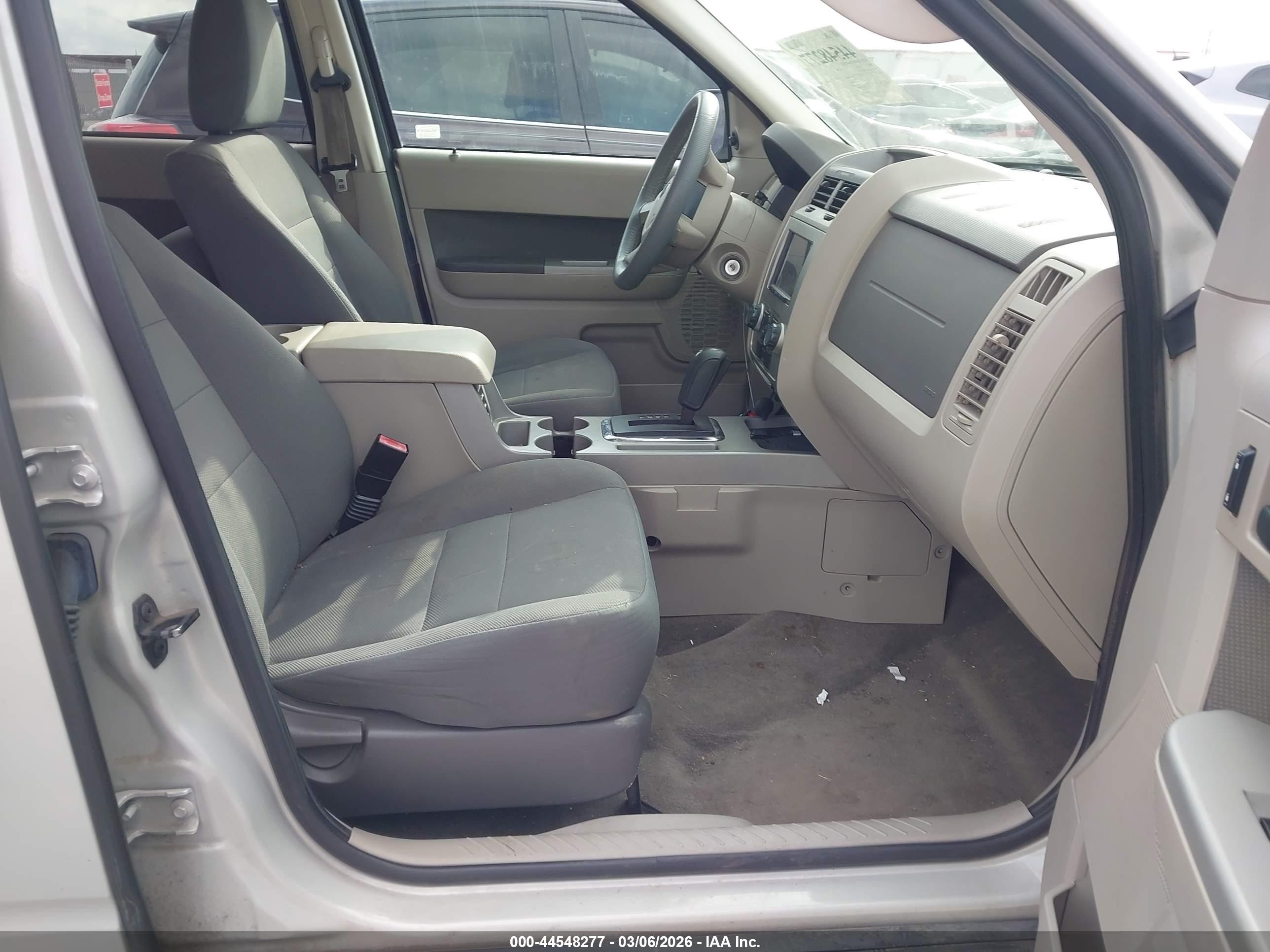 2009 Ford Escape Xlt Beige vin: 1FMCU93G99KB77593