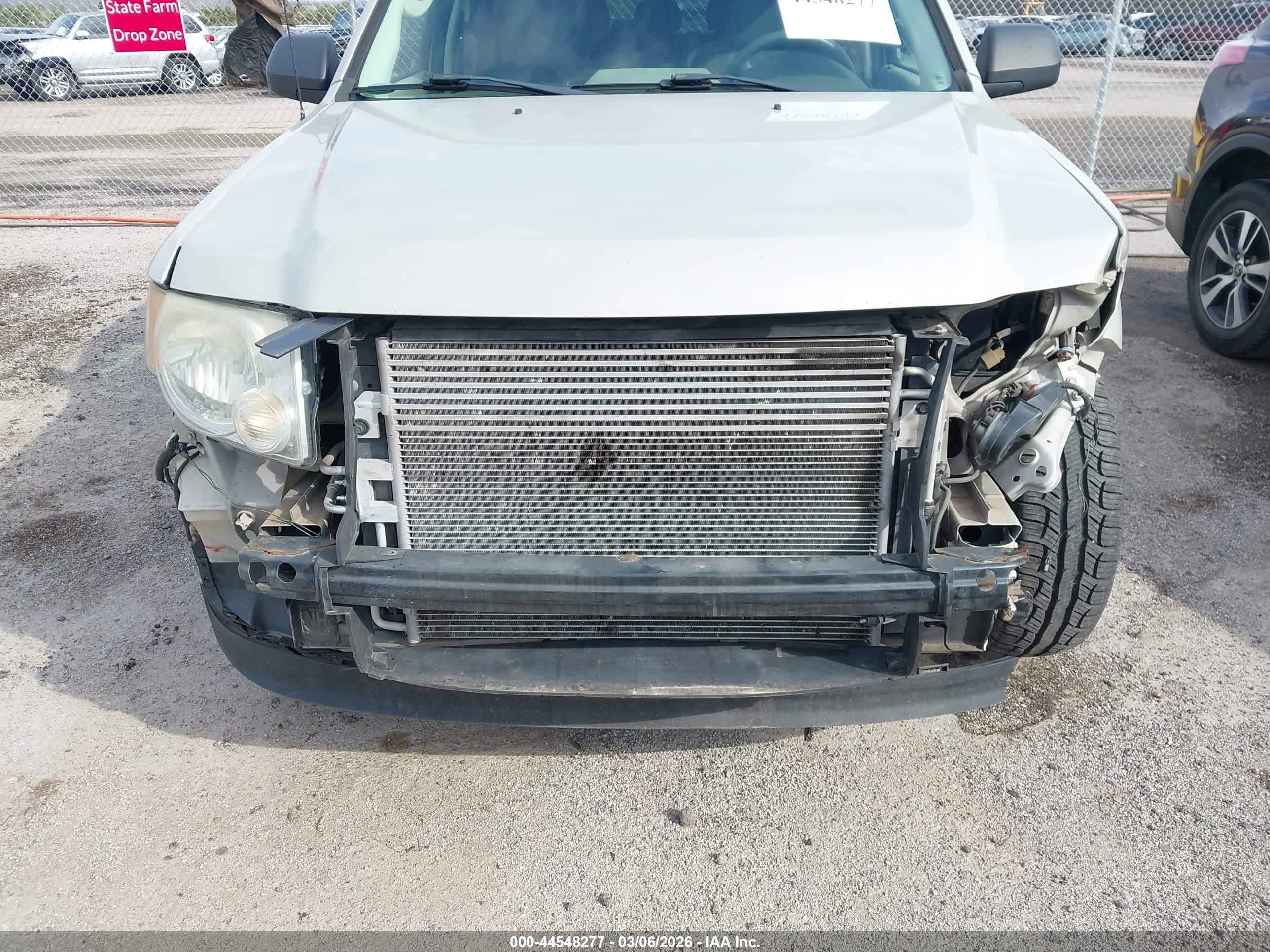 2009 Ford Escape Xlt Beige vin: 1FMCU93G99KB77593