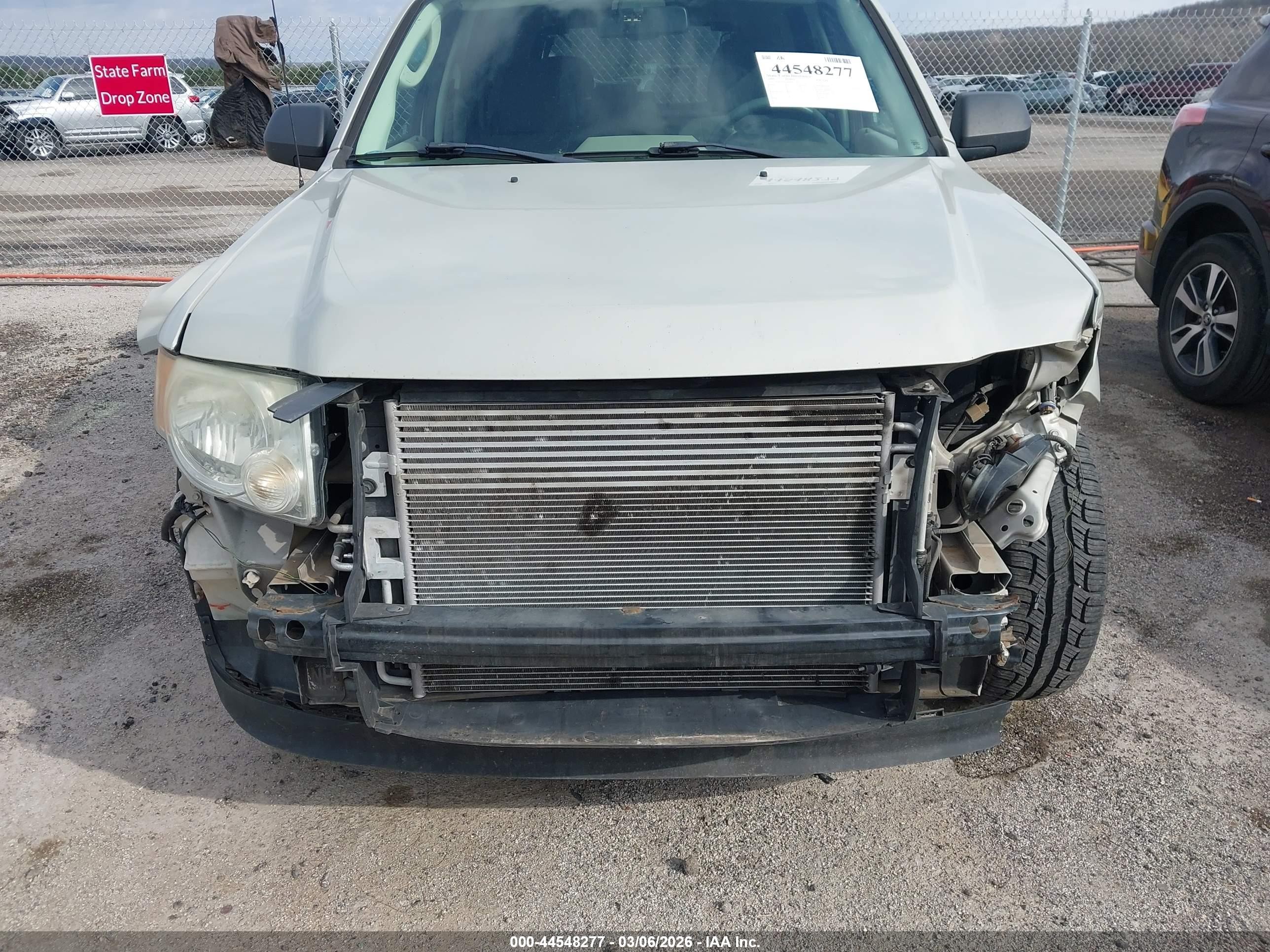 2009 Ford Escape Xlt Beige vin: 1FMCU93G99KB77593