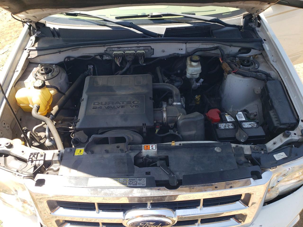 2009 Ford Escape Xlt White vin: 1FMCU93GX9KA79818