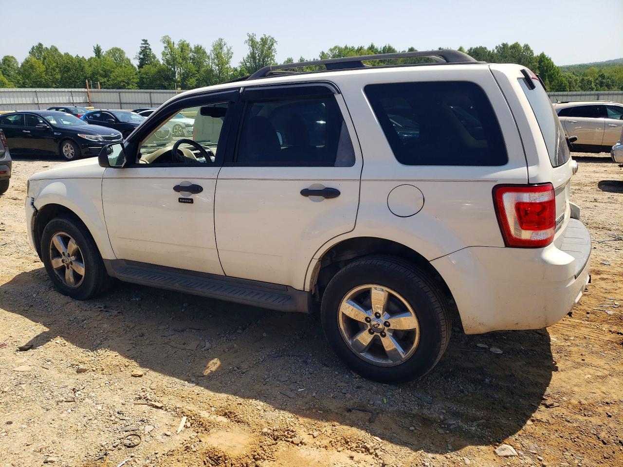 2009 Ford Escape Xlt White vin: 1FMCU93GX9KA79818