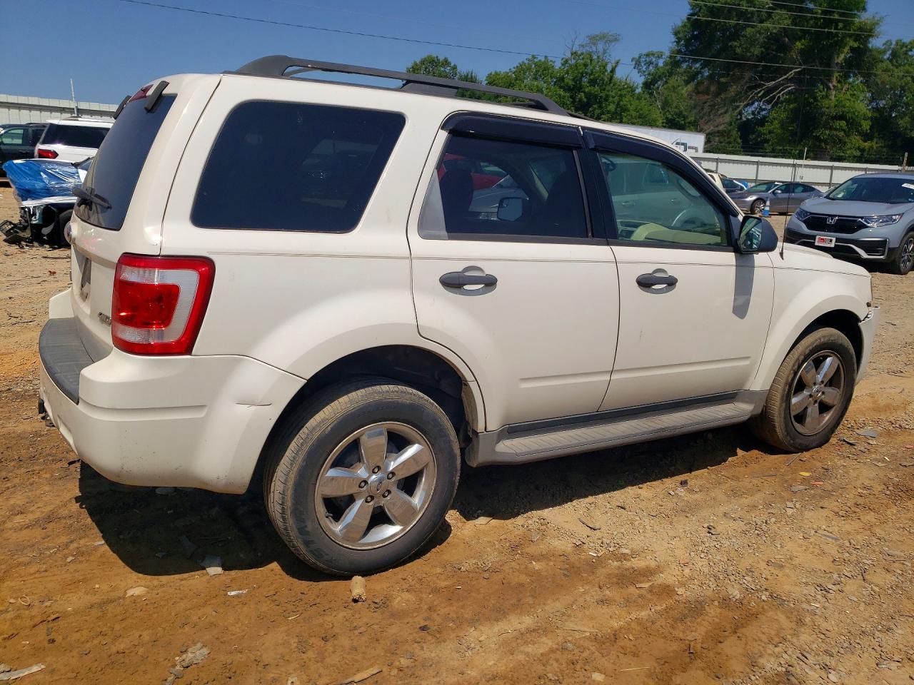2009 Ford Escape Xlt White vin: 1FMCU93GX9KA79818