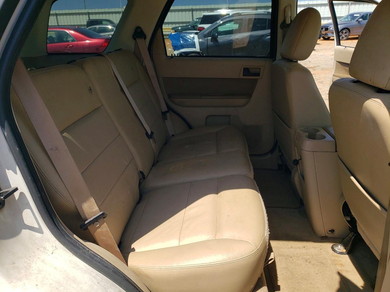 2009 Ford Escape Xlt White vin: 1FMCU93GX9KA79818