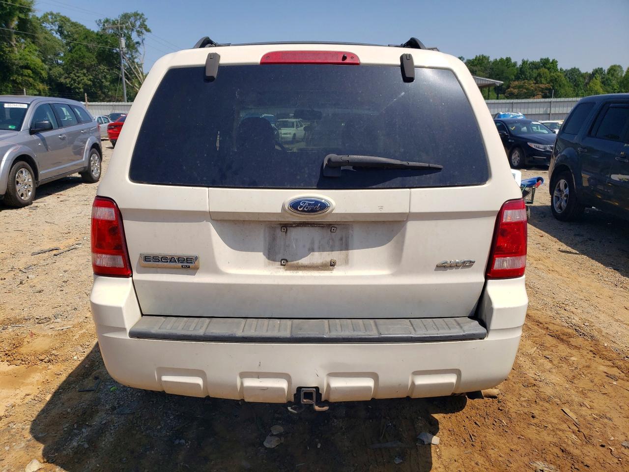 2009 Ford Escape Xlt White vin: 1FMCU93GX9KA79818