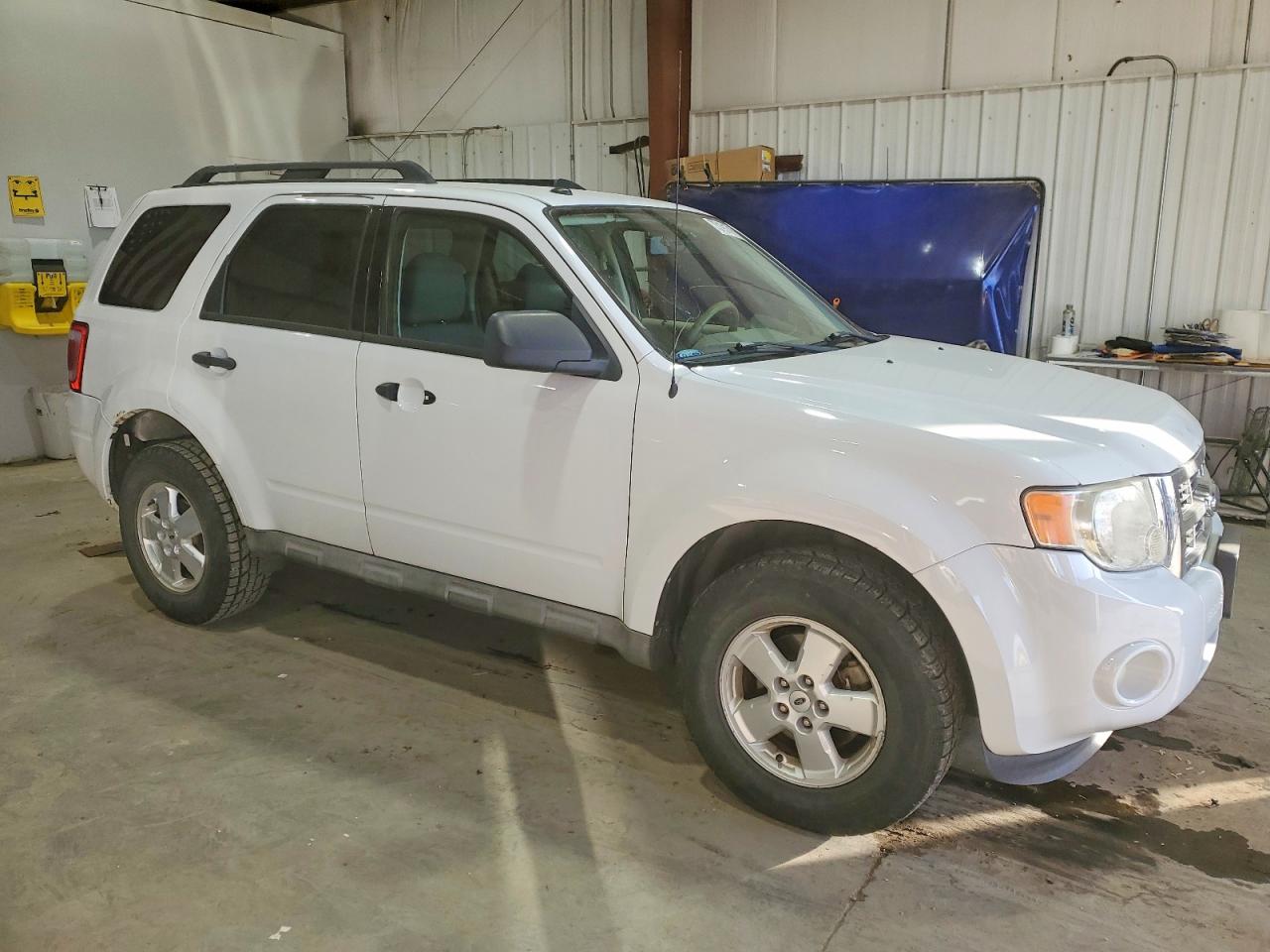 2009 Ford Escape Xlt Белый vin: 1FMCU93GX9KC35050