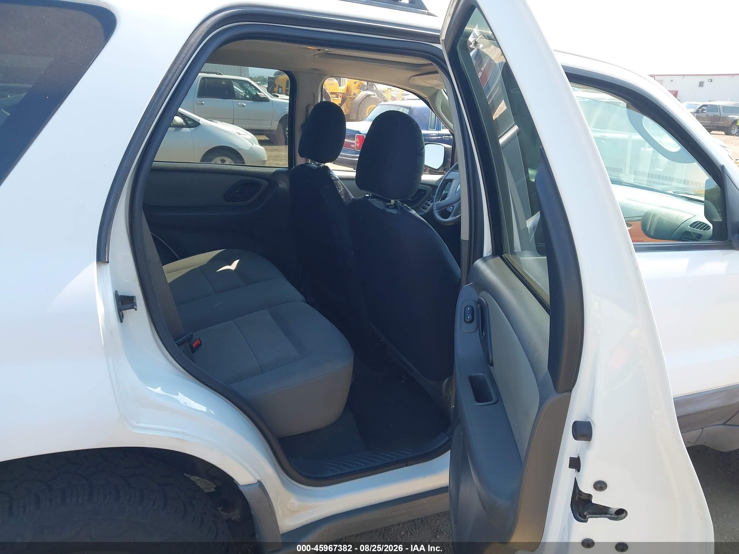 2007 Ford Escape Xlt Белый vin: 1FMCU93Z97KC05939