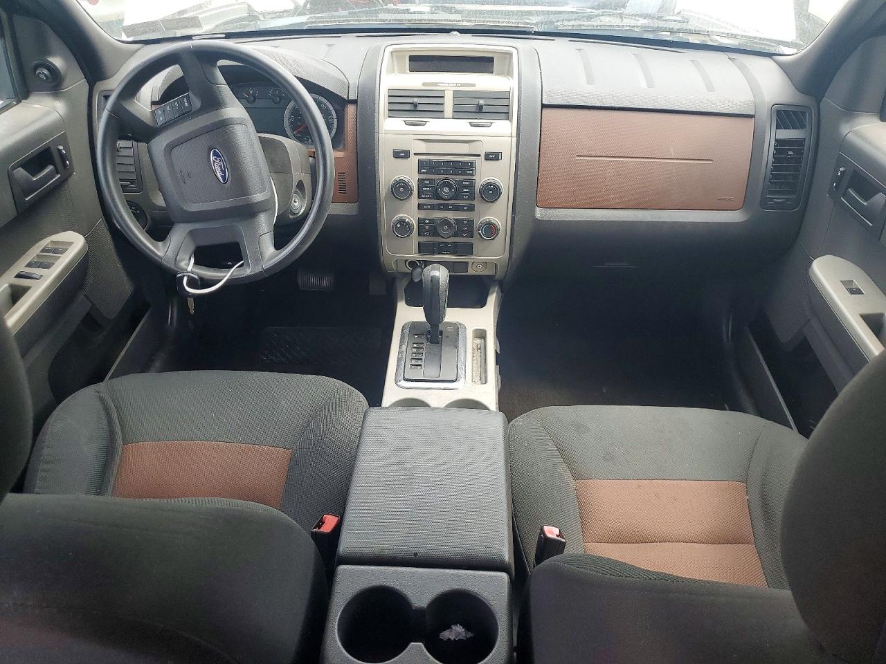 2008 Ford Escape Xlt Серебряный vin: 1FMCU93ZX8KA61822