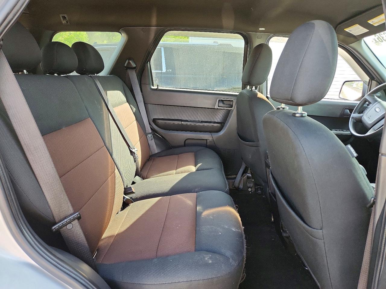 2008 Ford Escape Xlt Серебряный vin: 1FMCU93ZX8KA61822
