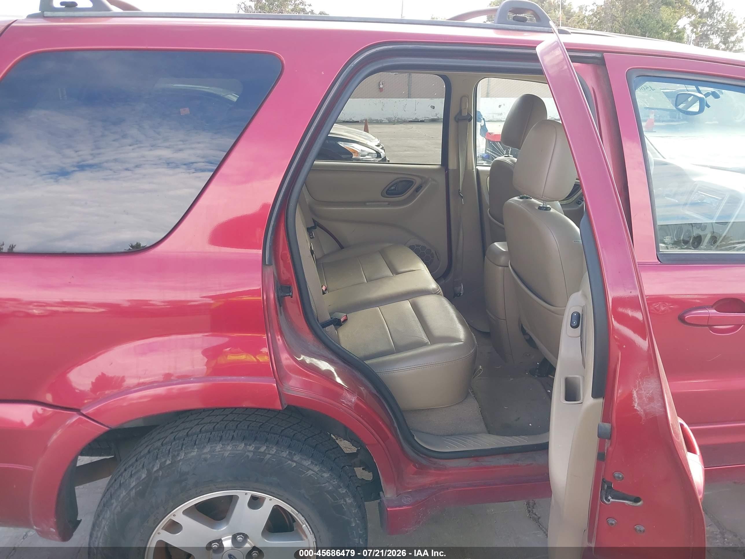 2005 Ford Escape Limited Red vin: 1FMCU94115KC22126