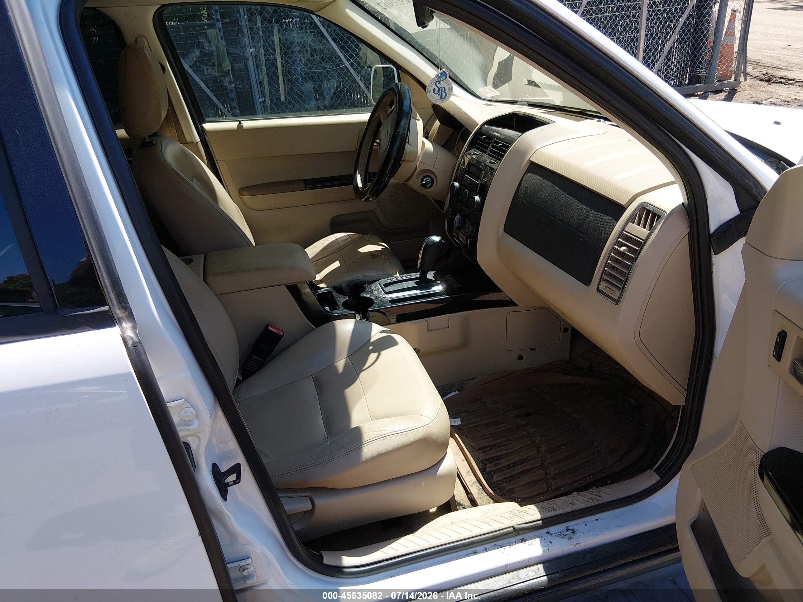 2008 Ford Escape Limited White vin: 1FMCU94118KC41098