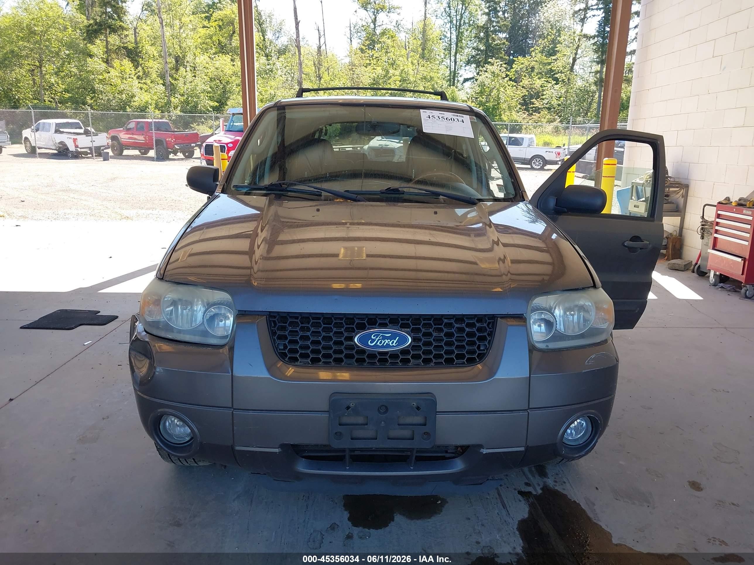 2005 Ford Escape Limited Gray vin: 1FMCU94125KB15909