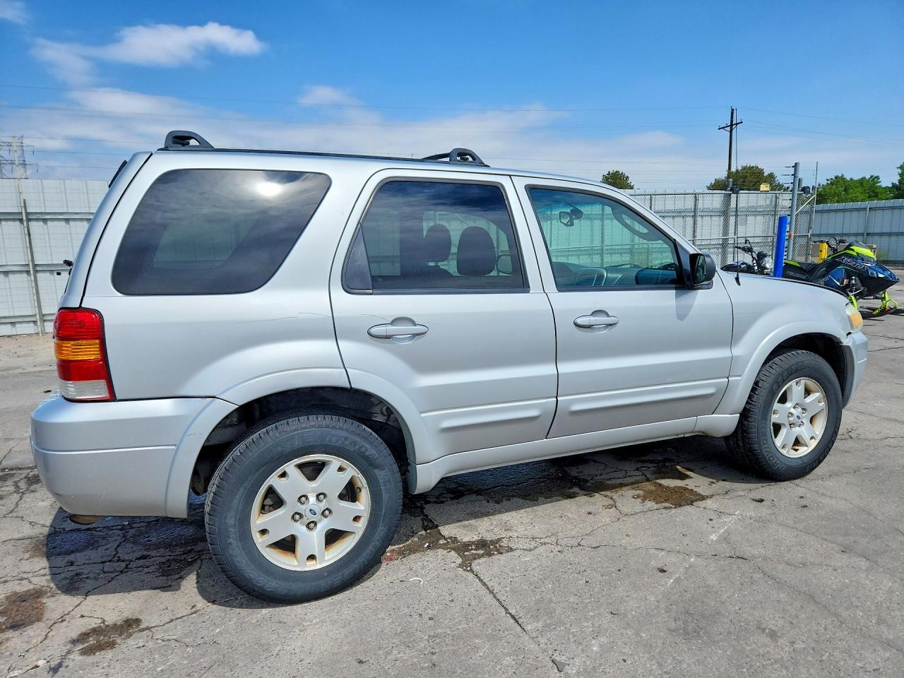 2007 Ford Escape Limited Silver vin: 1FMCU94137KB78181