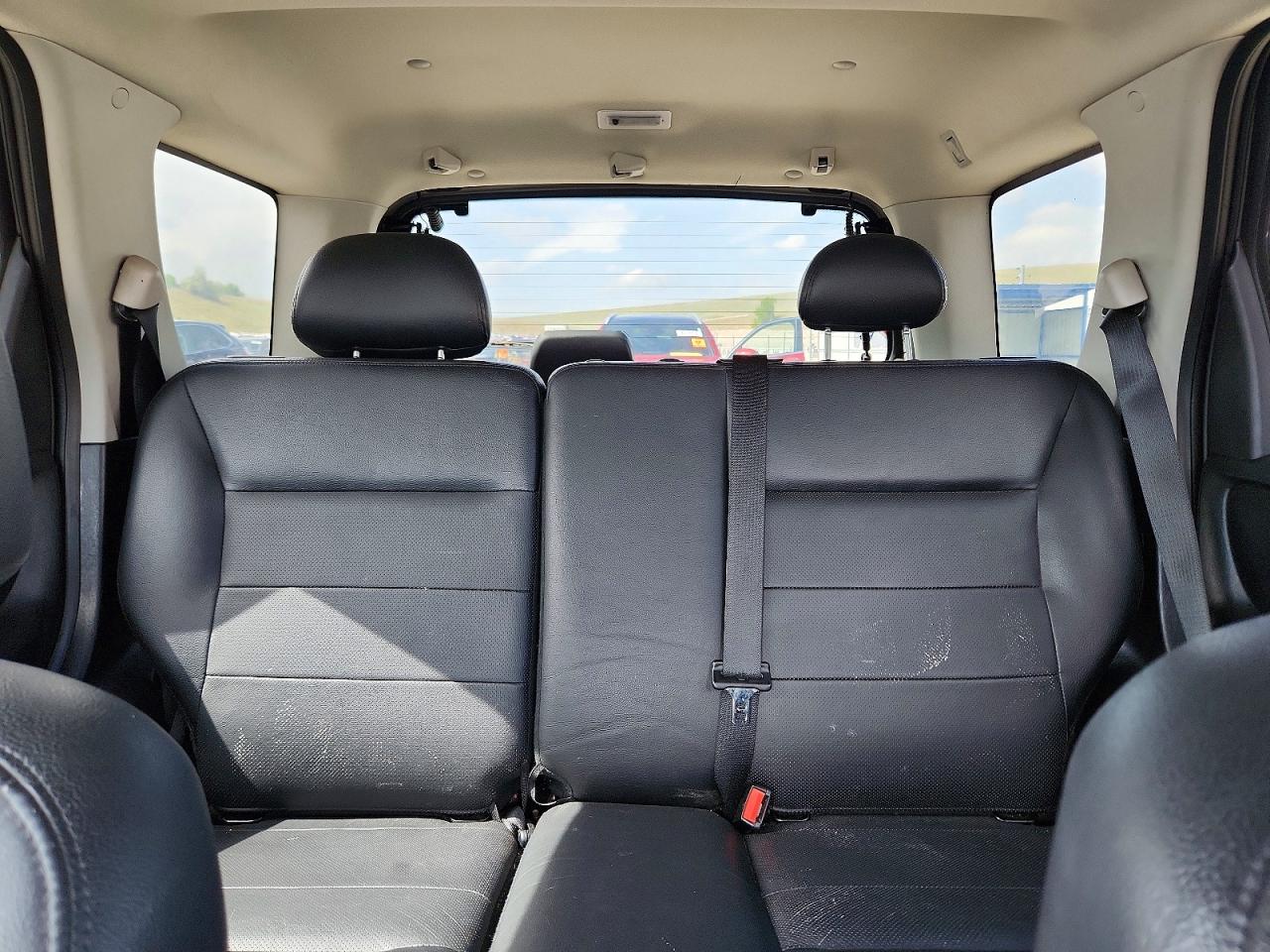 2007 Ford Escape Limited Silver vin: 1FMCU94137KB78181