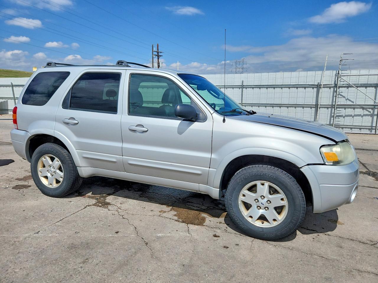 2007 Ford Escape Limited Silver vin: 1FMCU94137KB78181