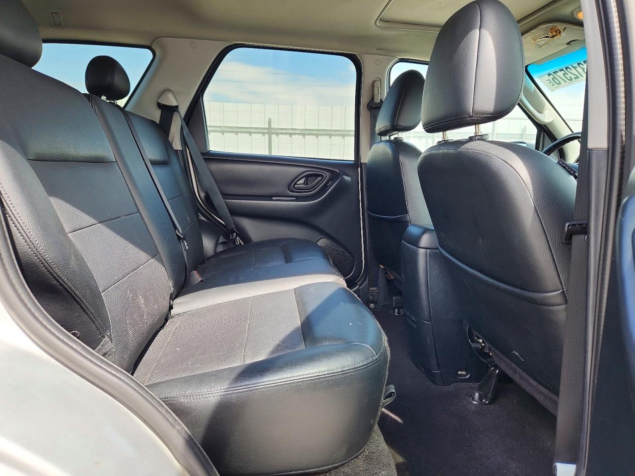2007 Ford Escape Limited Silver vin: 1FMCU94137KB78181