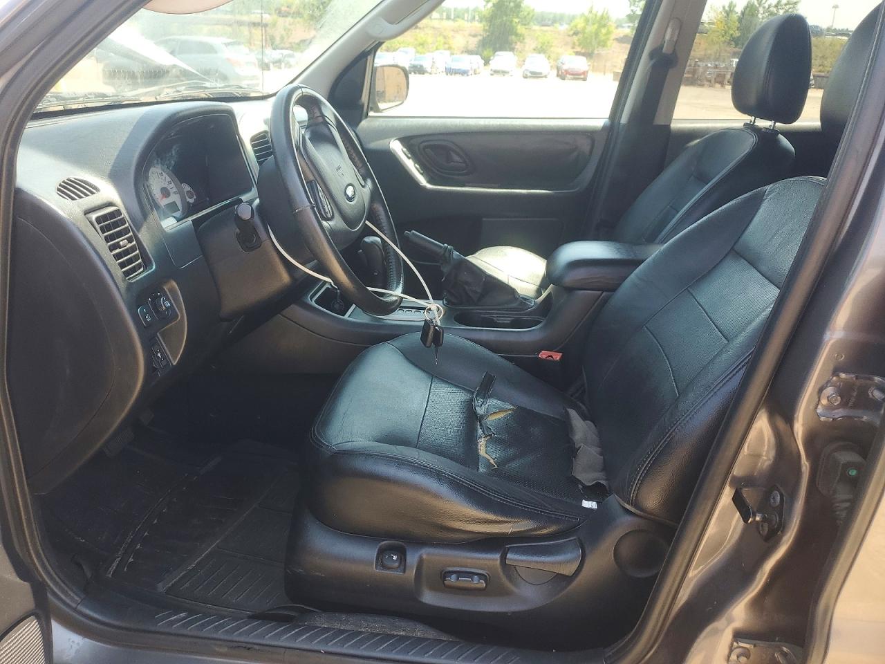 2005 Ford Escape Серый vin: 1FMCU94145KE09103