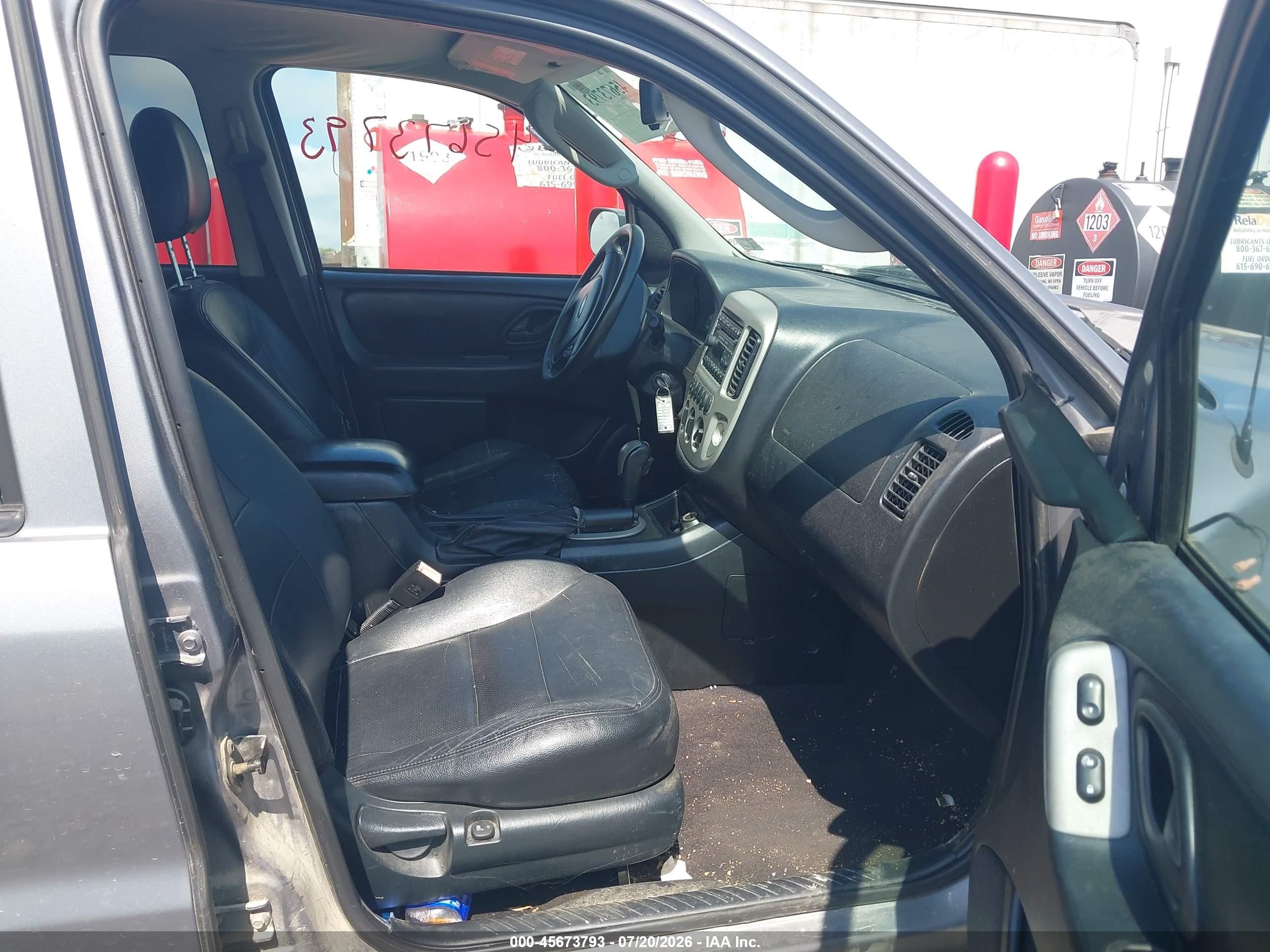 2007 Ford Escape Limited Silver vin: 1FMCU94147KC03556