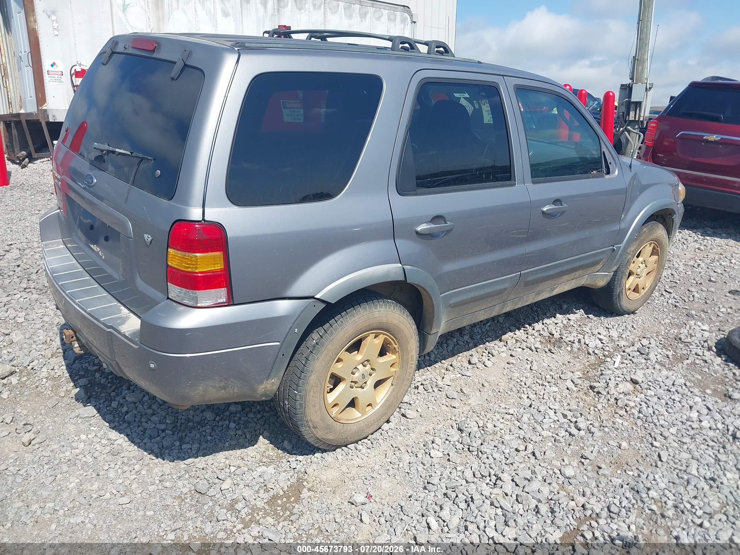 2007 Ford Escape Limited Silver vin: 1FMCU94147KC03556